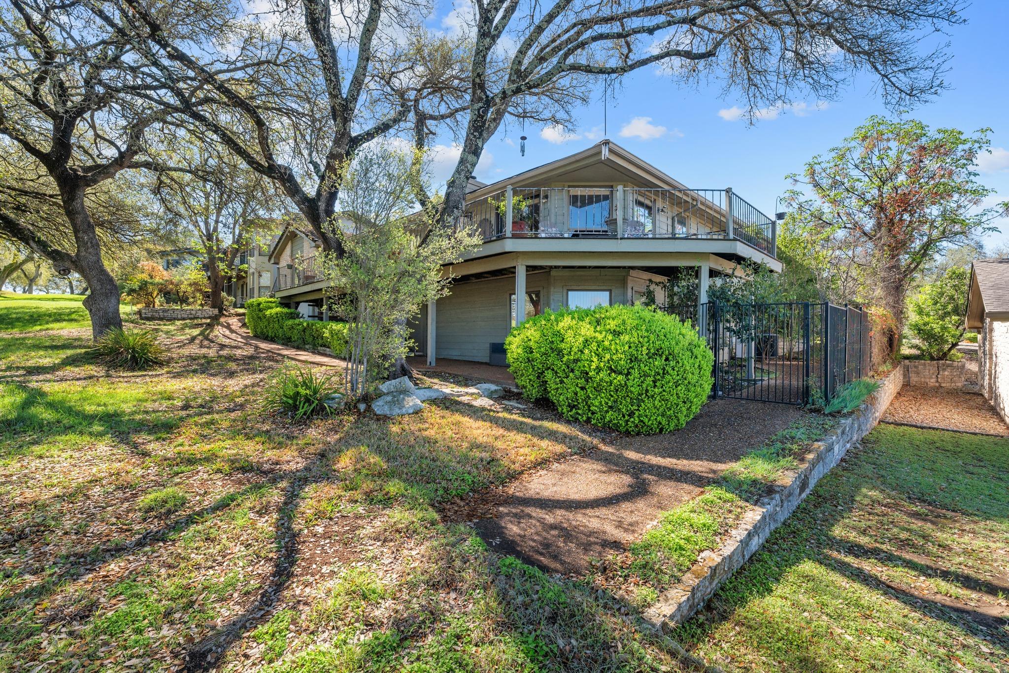 604 Rolling Green Dr, Lakeway, TX 78734