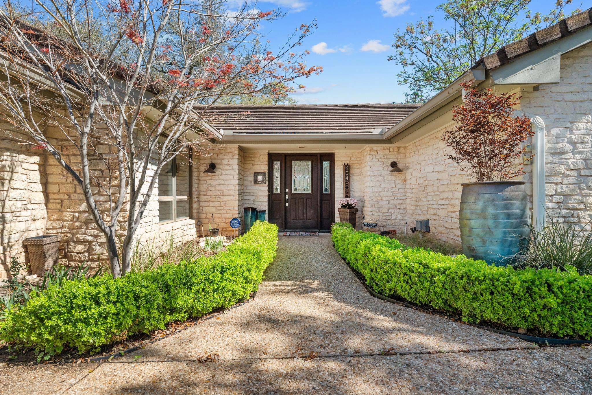 604 Rolling Green Dr, Lakeway, TX 78734