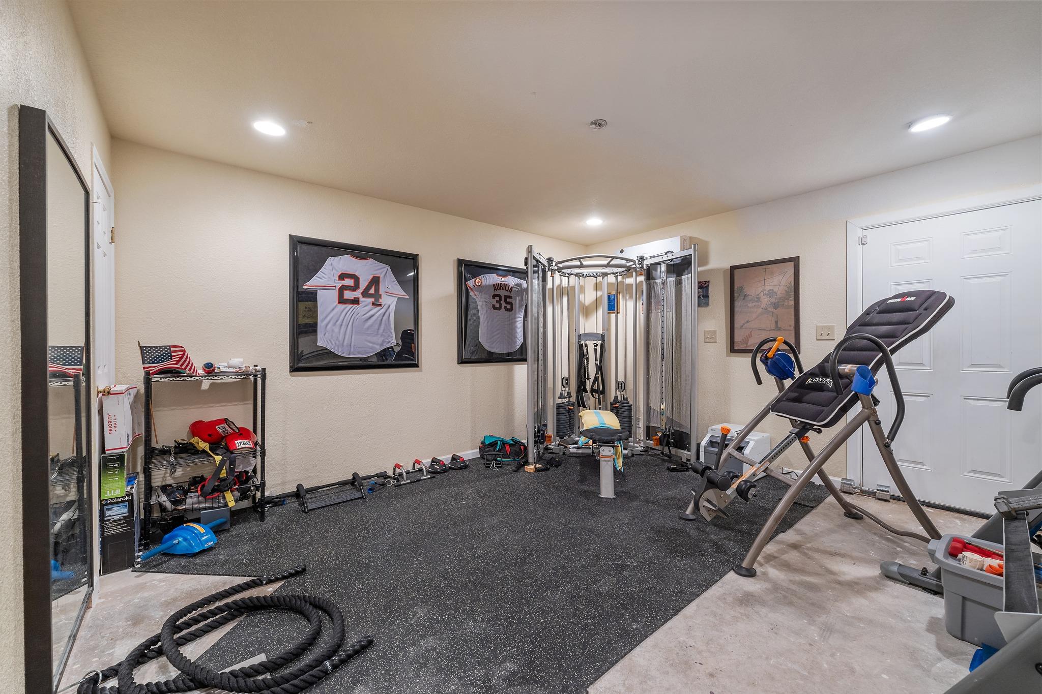 604 Rolling Green Dr, Lakeway, TX 78734