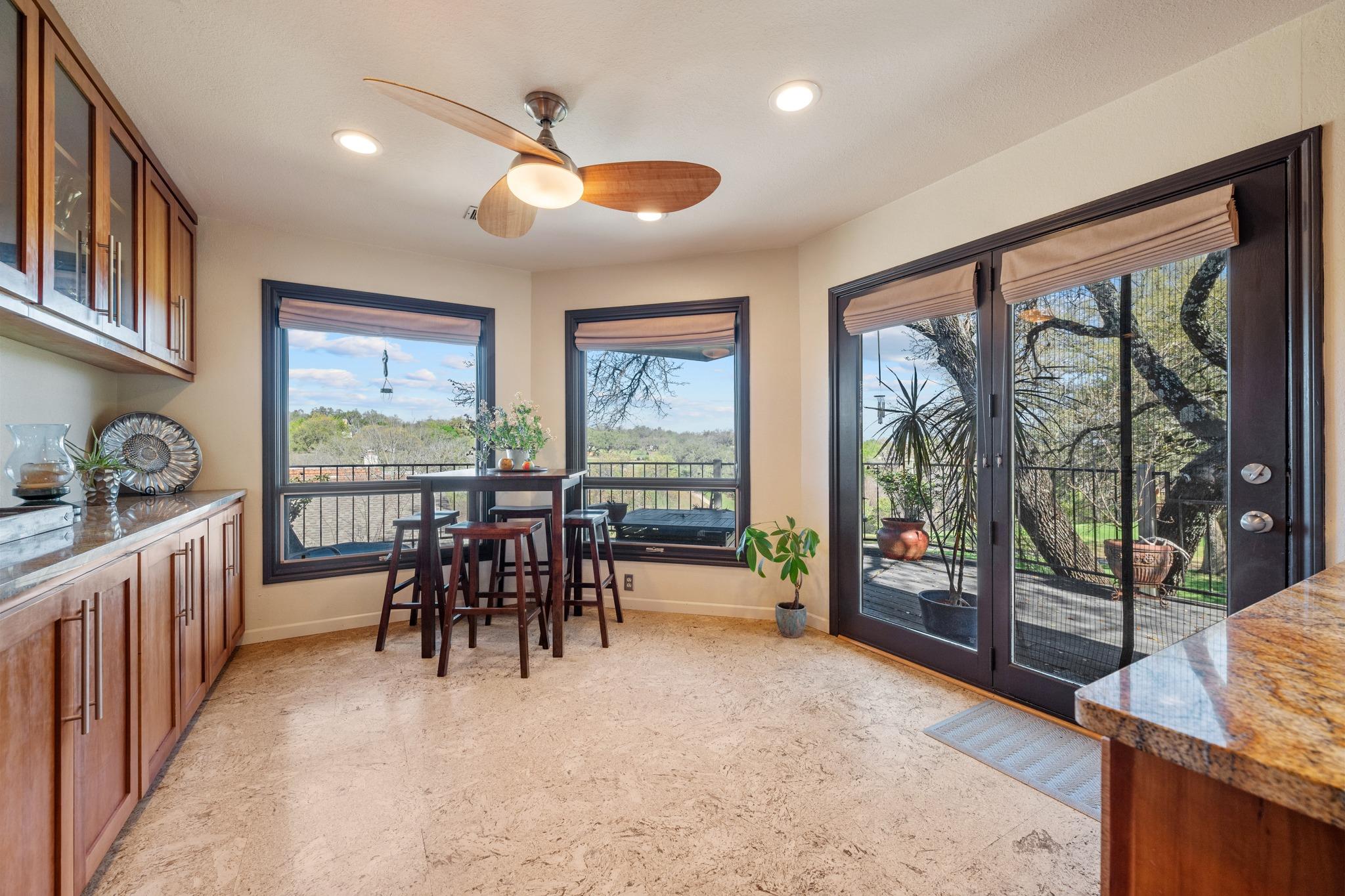 604 Rolling Green Dr, Lakeway, TX 78734