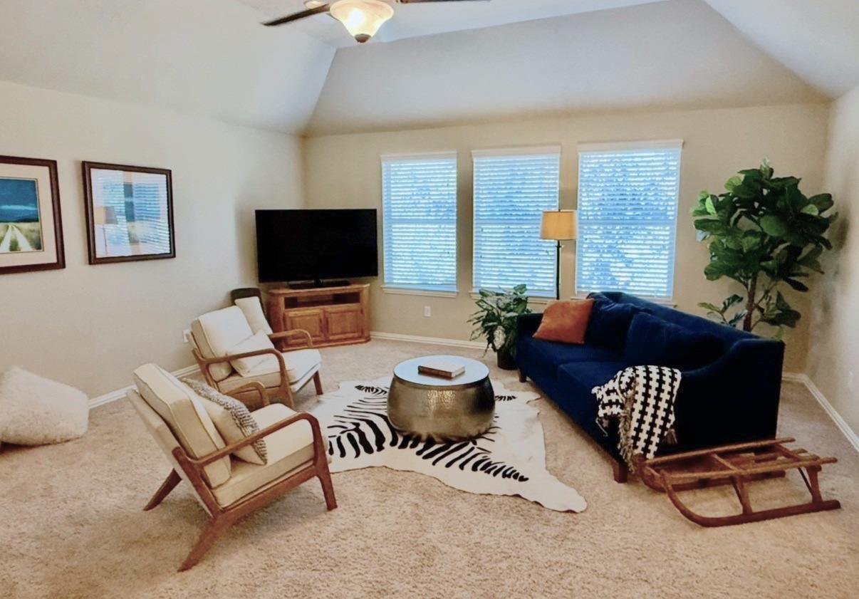 1122 Flint Rock Loop, Driftwood, TX 78619