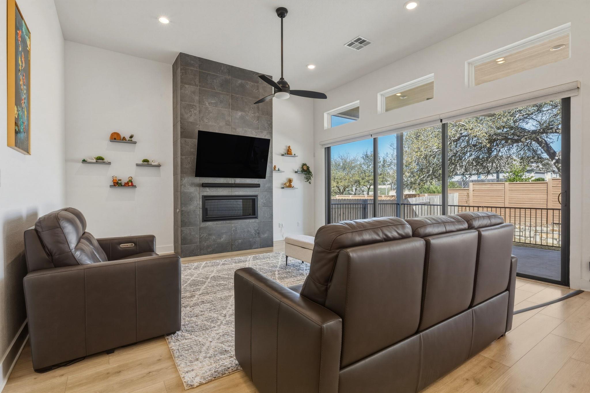 2941 Delaware St, Leander, TX 78641