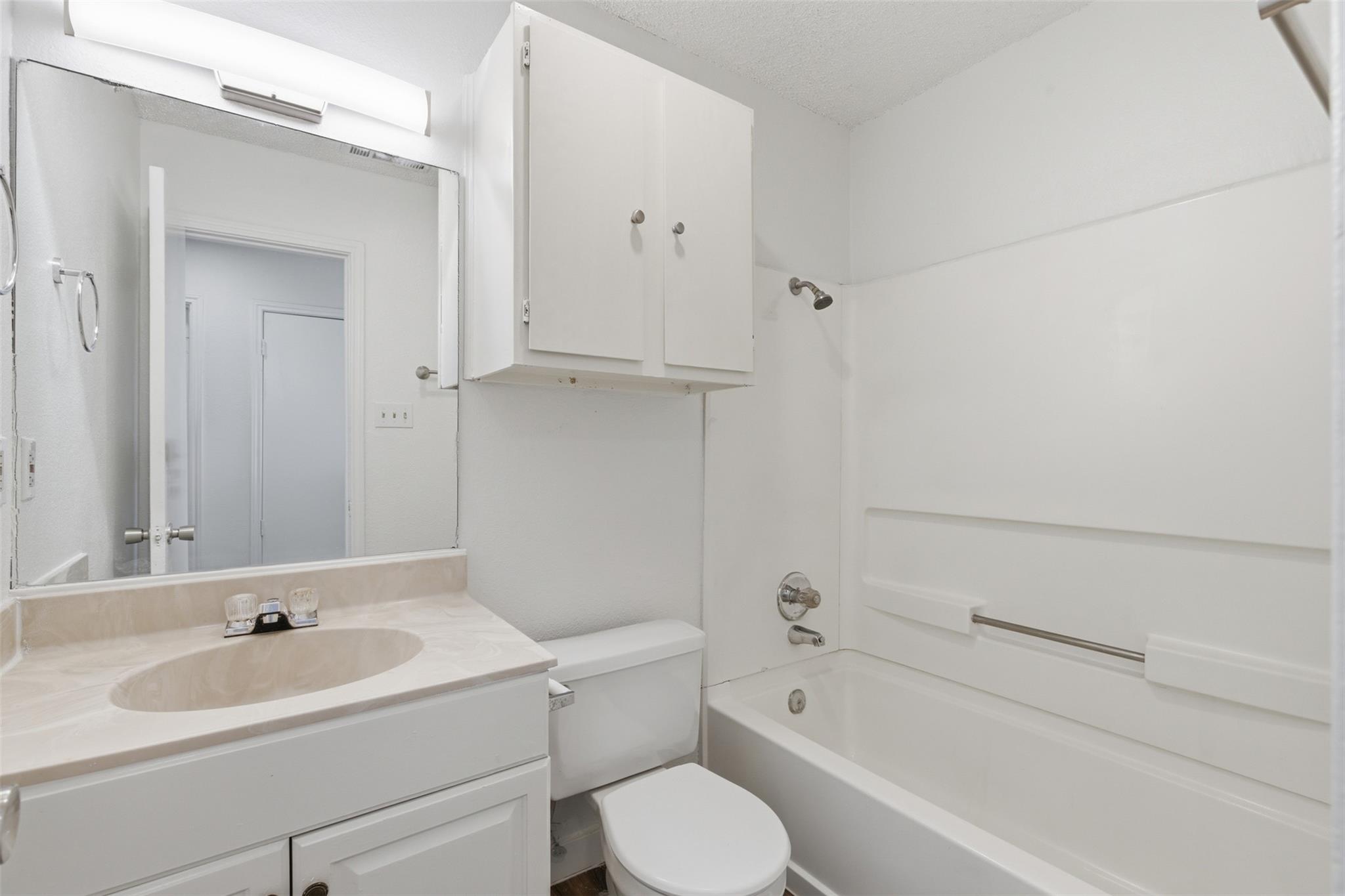 1605 Future Dr # B, Austin, TX 78754