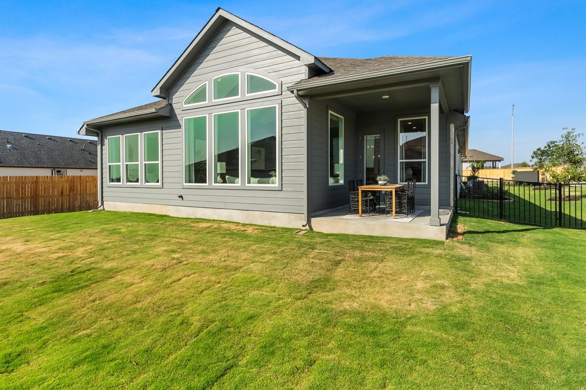 301 Oak Blossom Rd, Liberty Hill, TX 78642