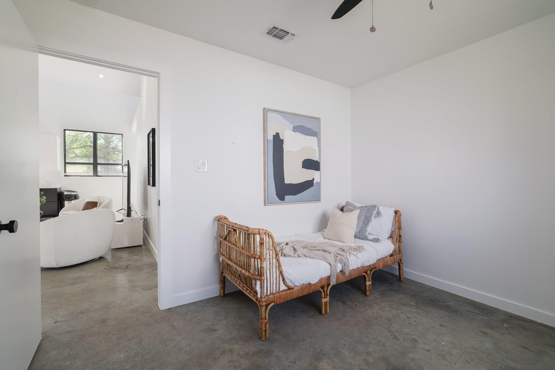 1310 Green St, Lockhart, TX 78644