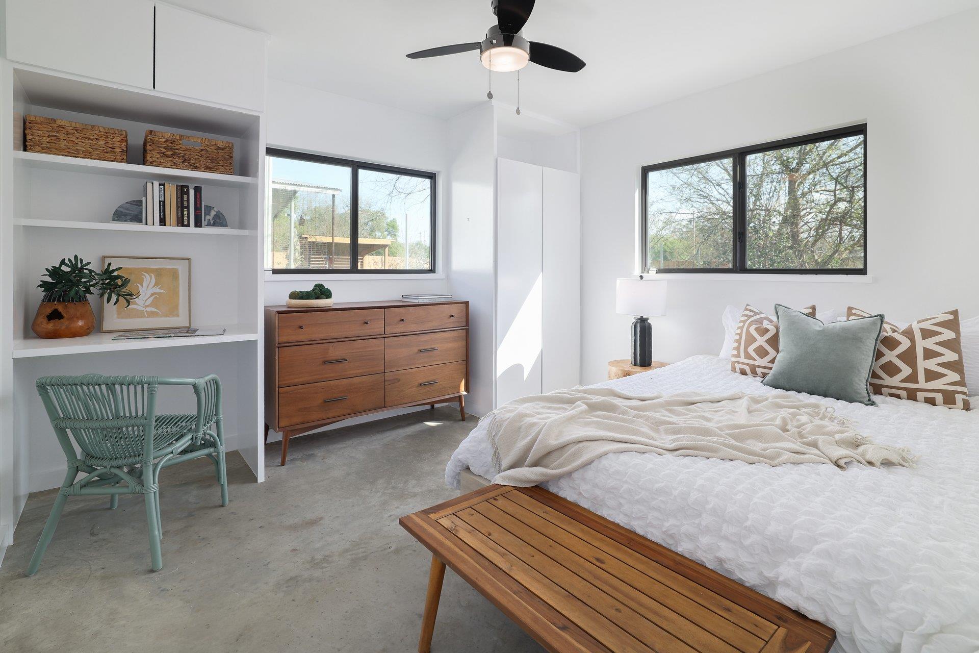 1310 Green St, Lockhart, TX 78644