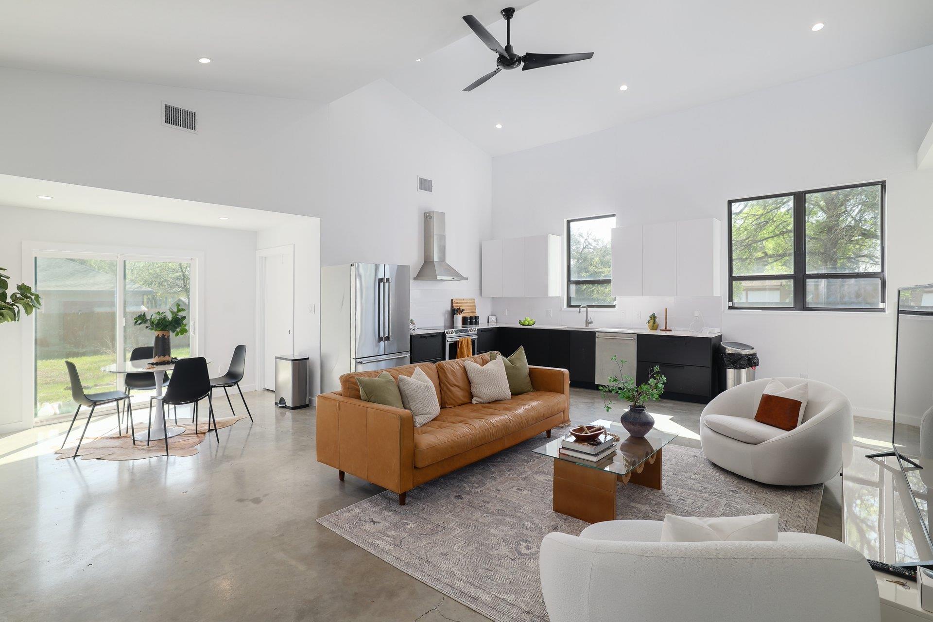 1310 Green St, Lockhart, TX 78644