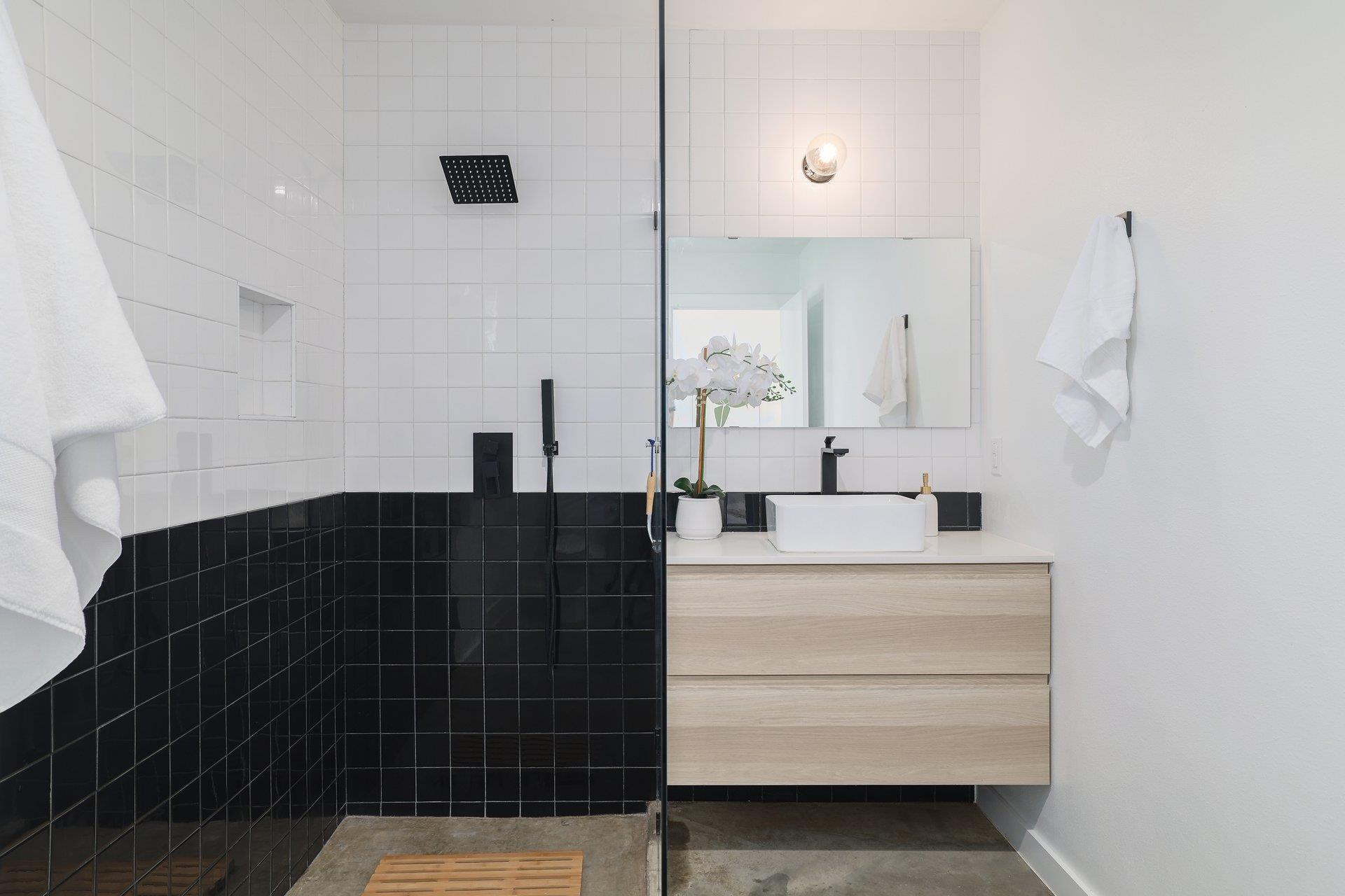 1310 Green St, Lockhart, TX 78644