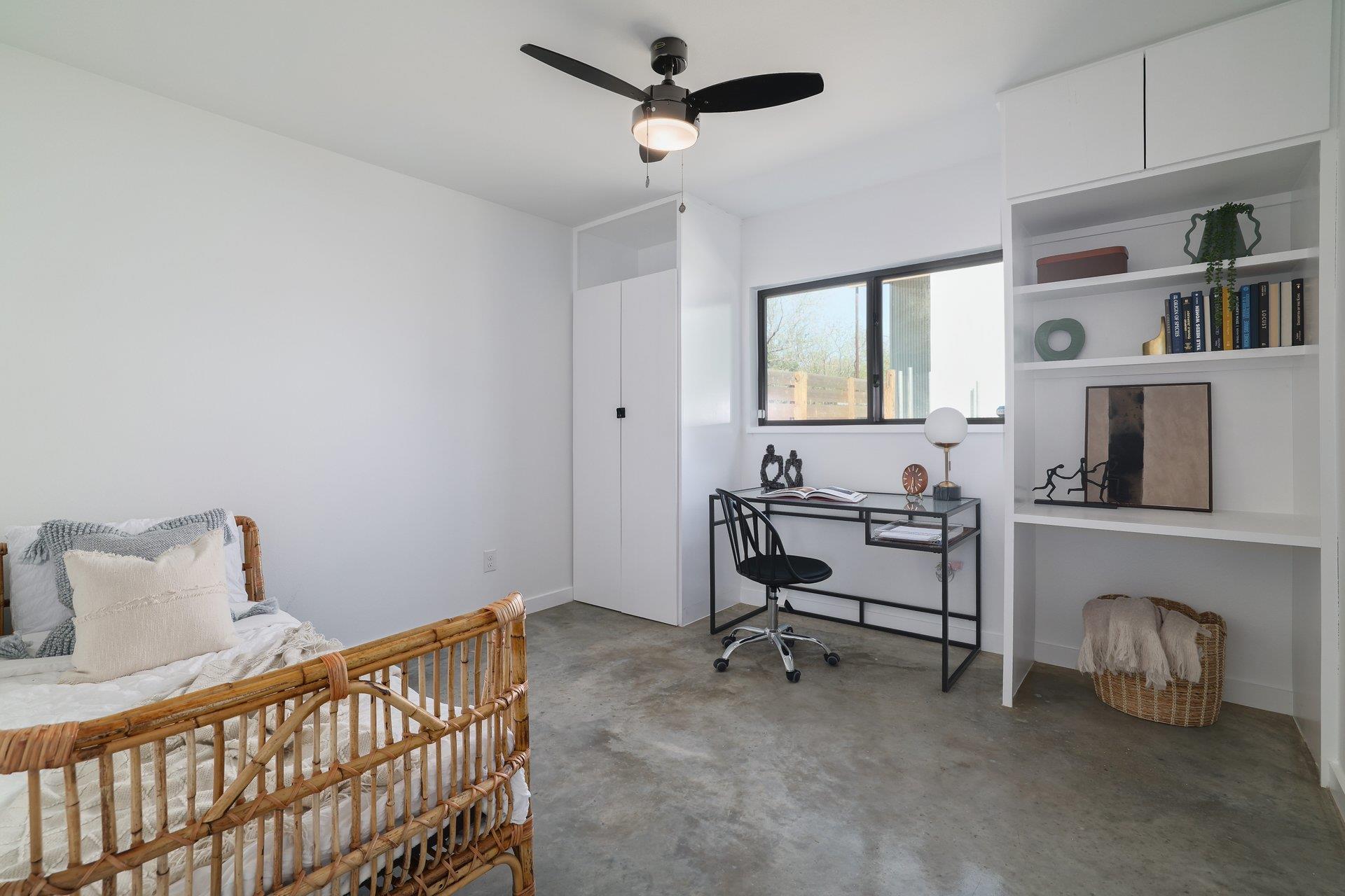 1310 Green St, Lockhart, TX 78644