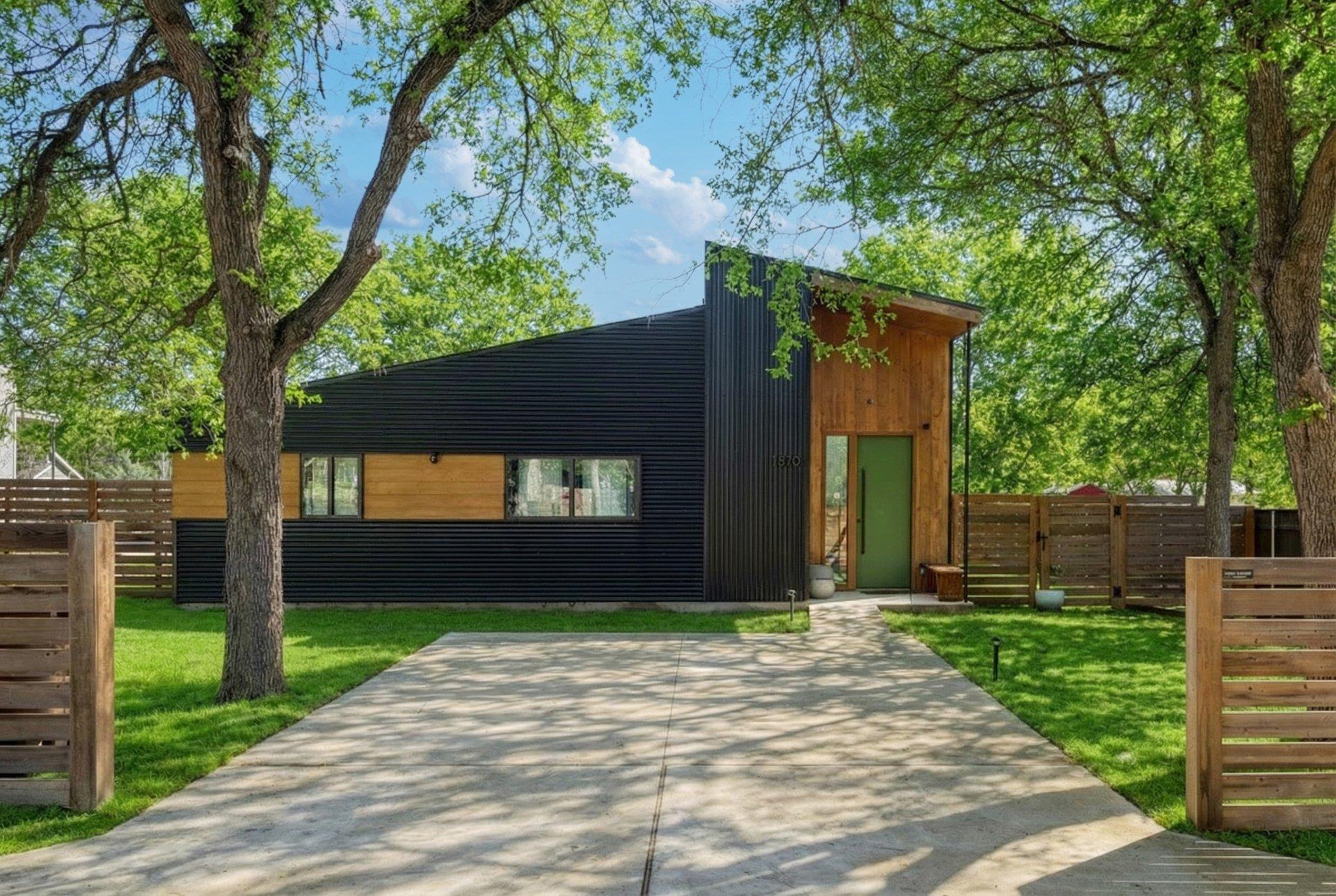 1310 Green St, Lockhart, TX 78644