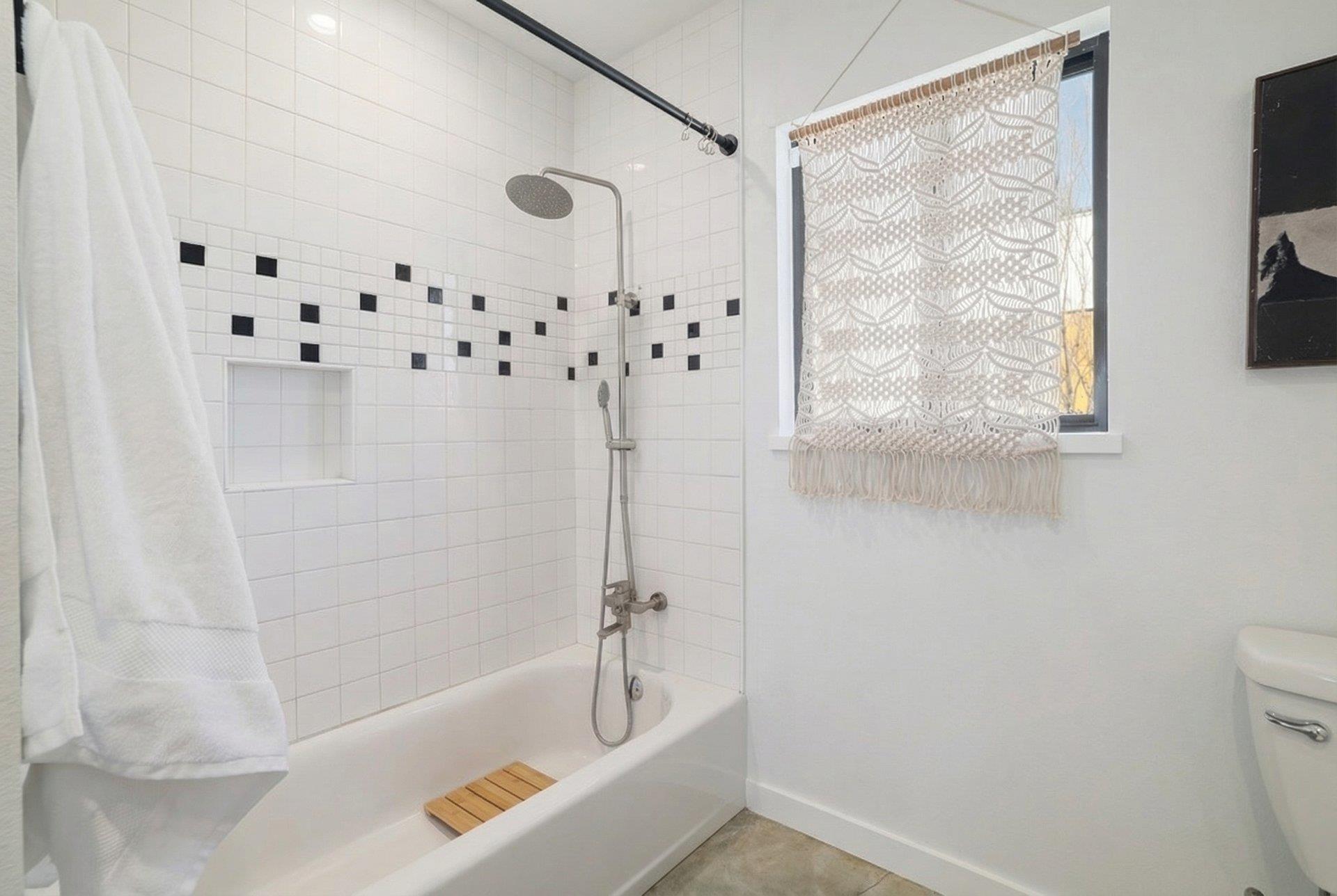 1310 Green St, Lockhart, TX 78644