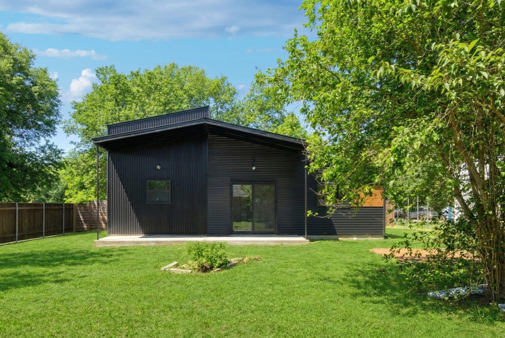 1310 Green St, Lockhart, TX 78644