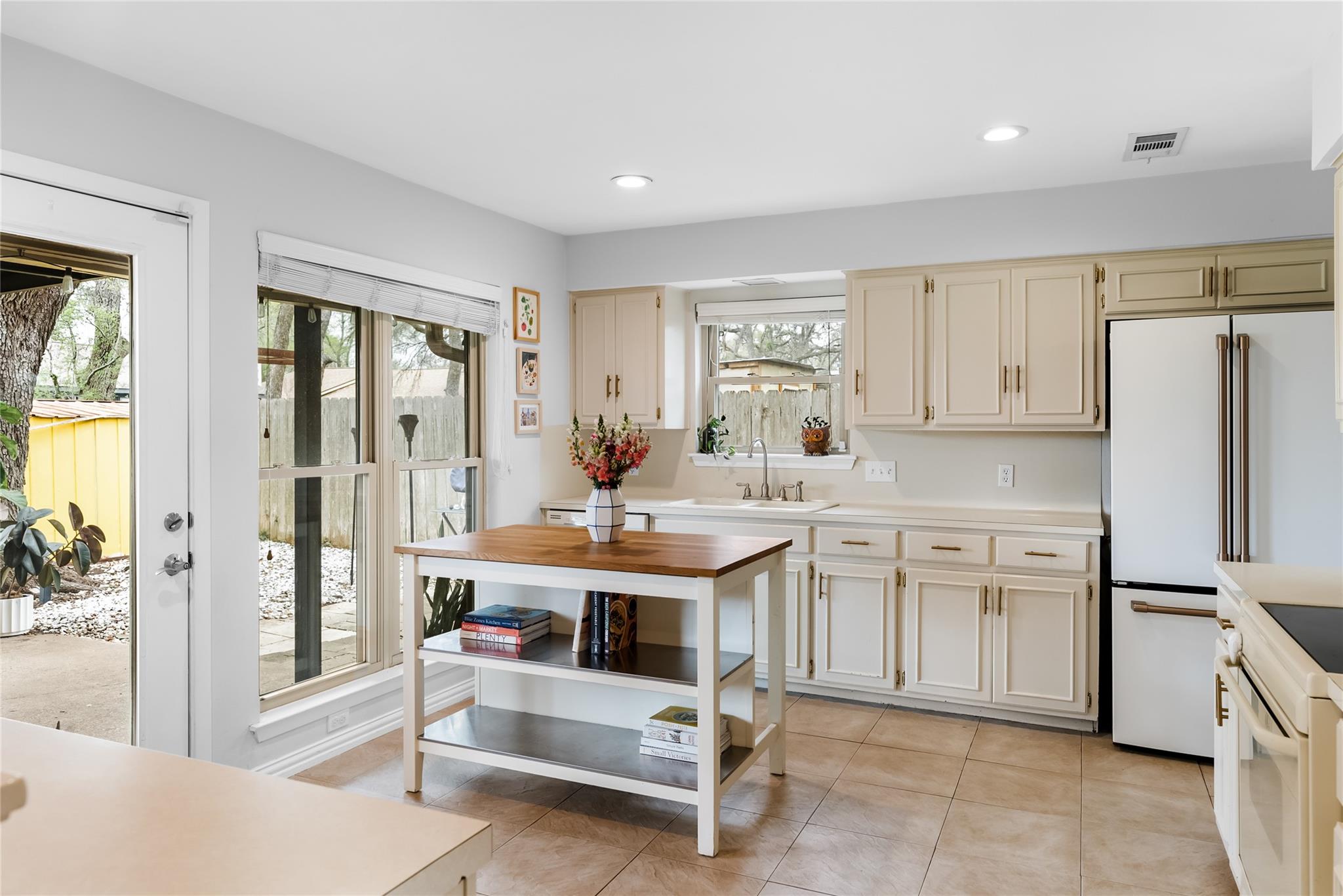 2509 Redleaf Ln, Austin, TX 78745