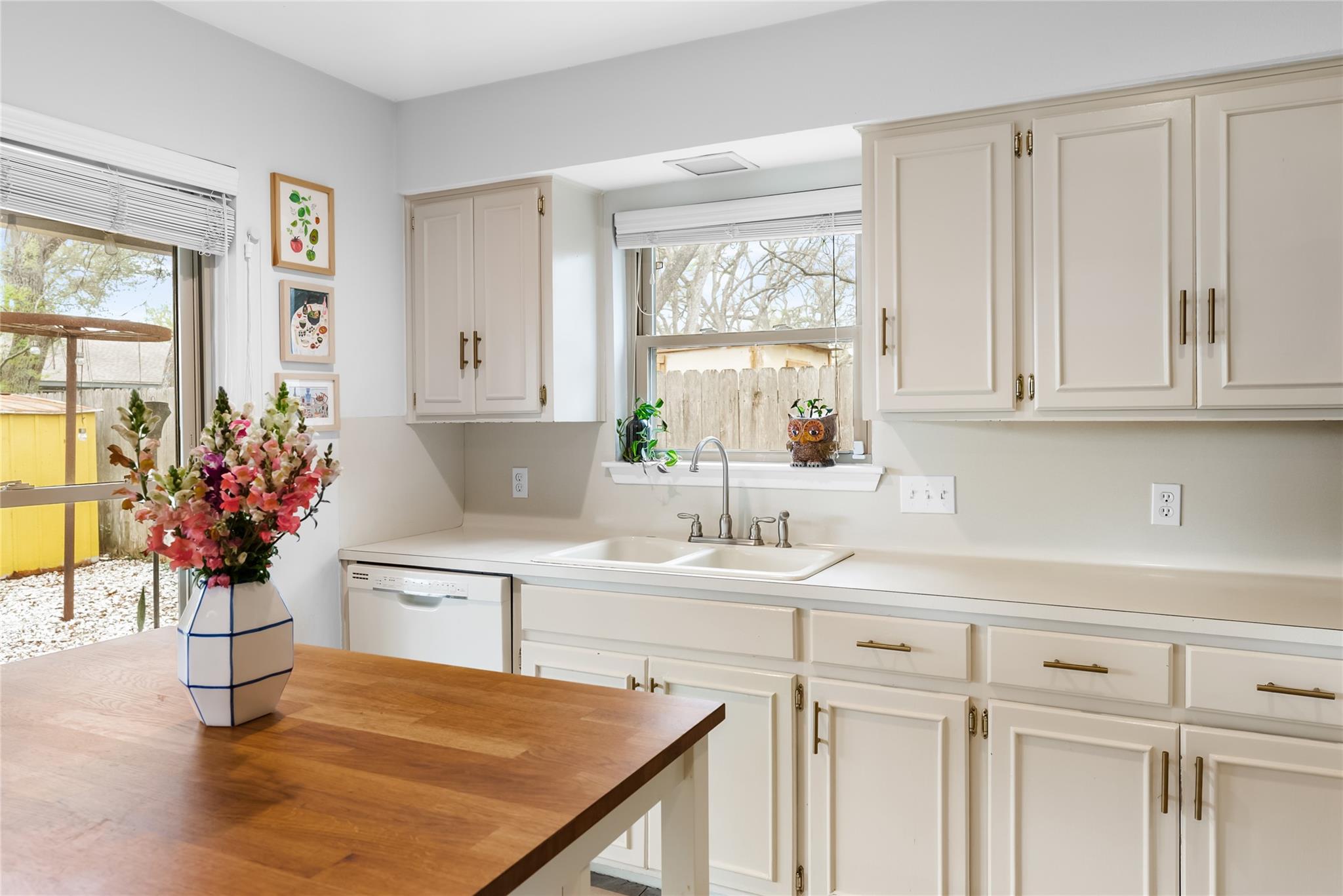 2509 Redleaf Ln, Austin, TX 78745