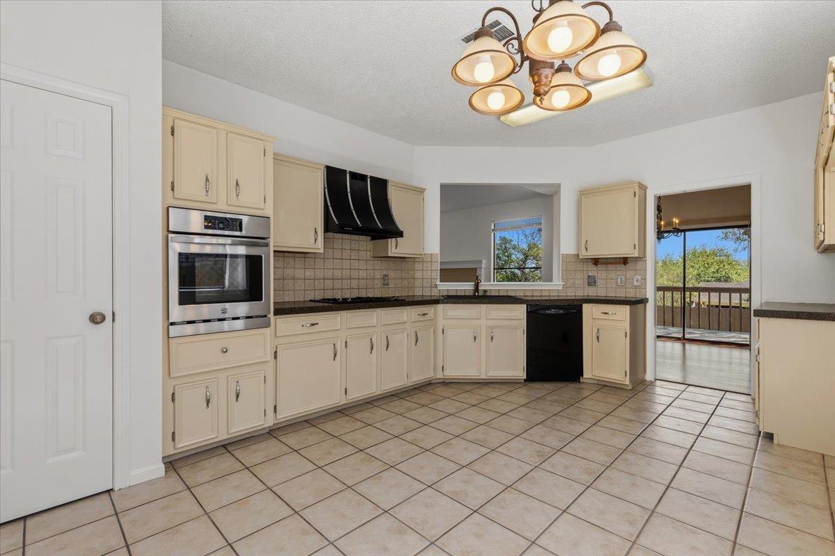 11101 Grapevine Ln, Austin, TX 78759