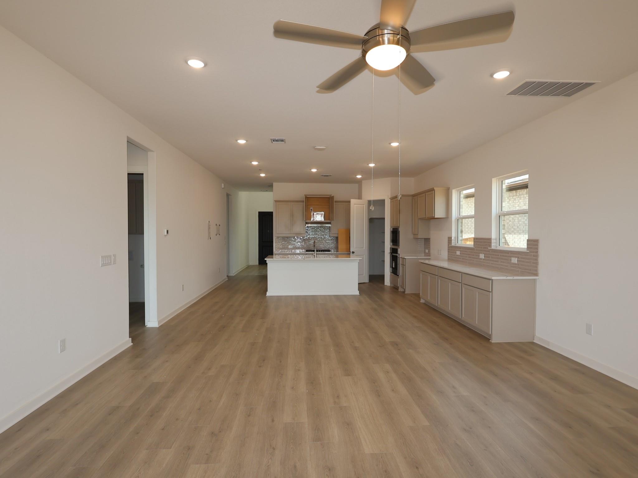 820 Purmela St, Leander, TX 78641