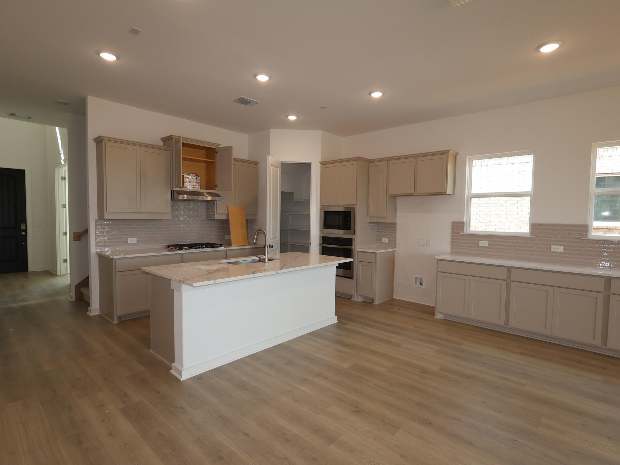 820 Purmela St, Leander, TX 78641