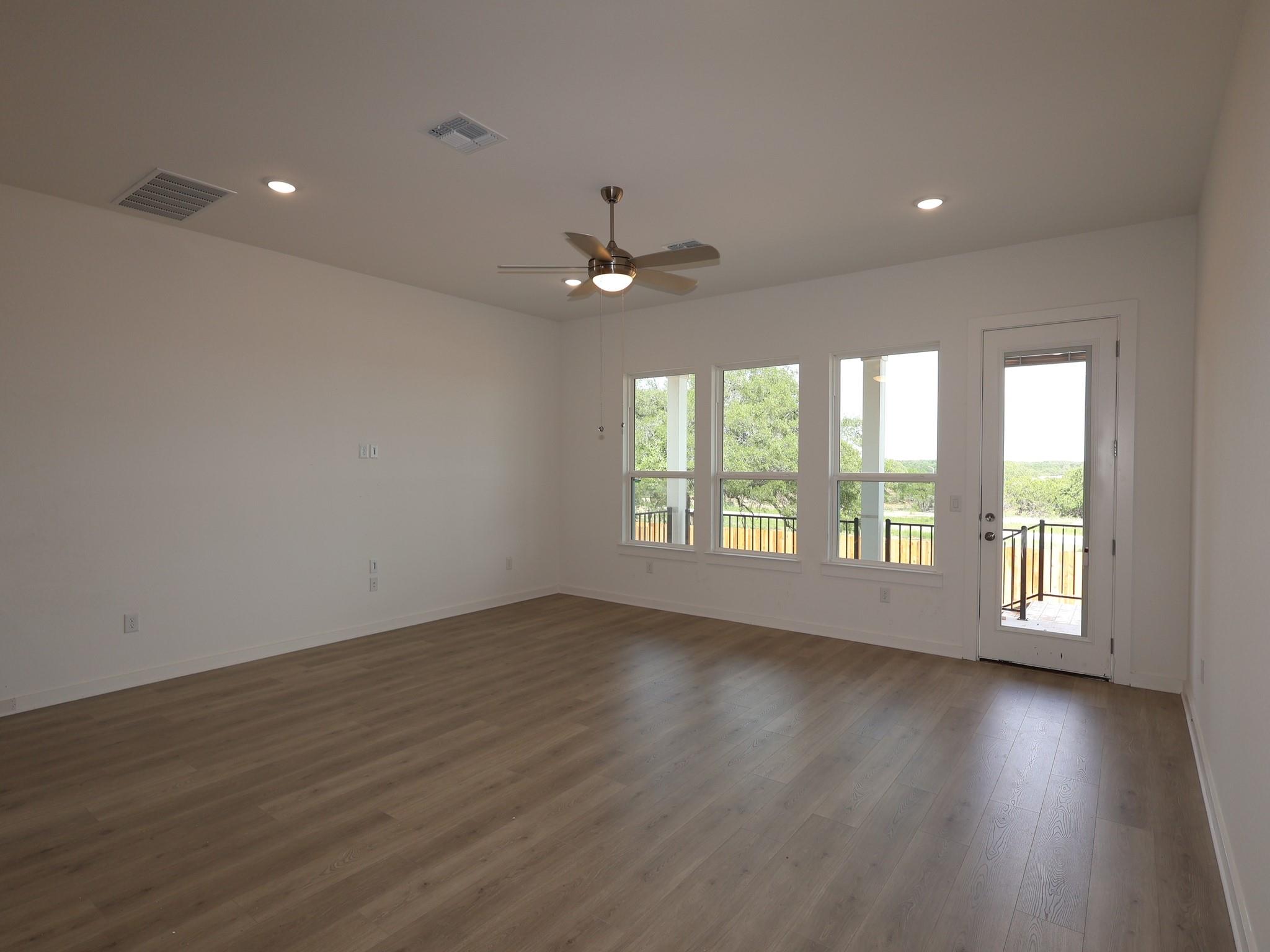 820 Purmela St, Leander, TX 78641