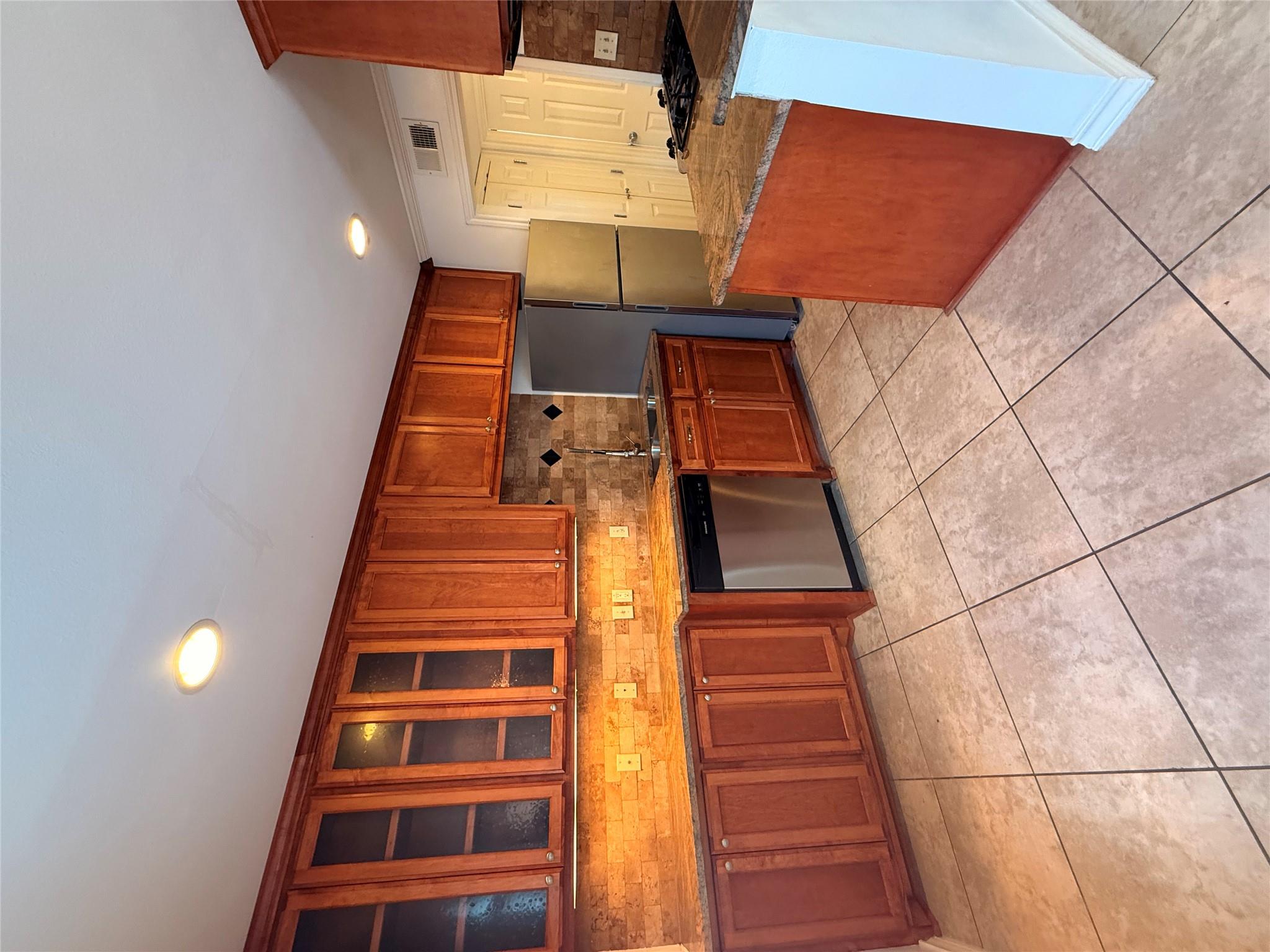 407 E 45th St # 104, Austin, TX 78751