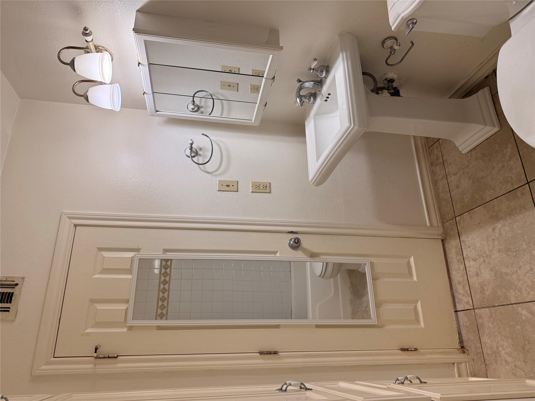 407 E 45th St # 104, Austin, TX 78751