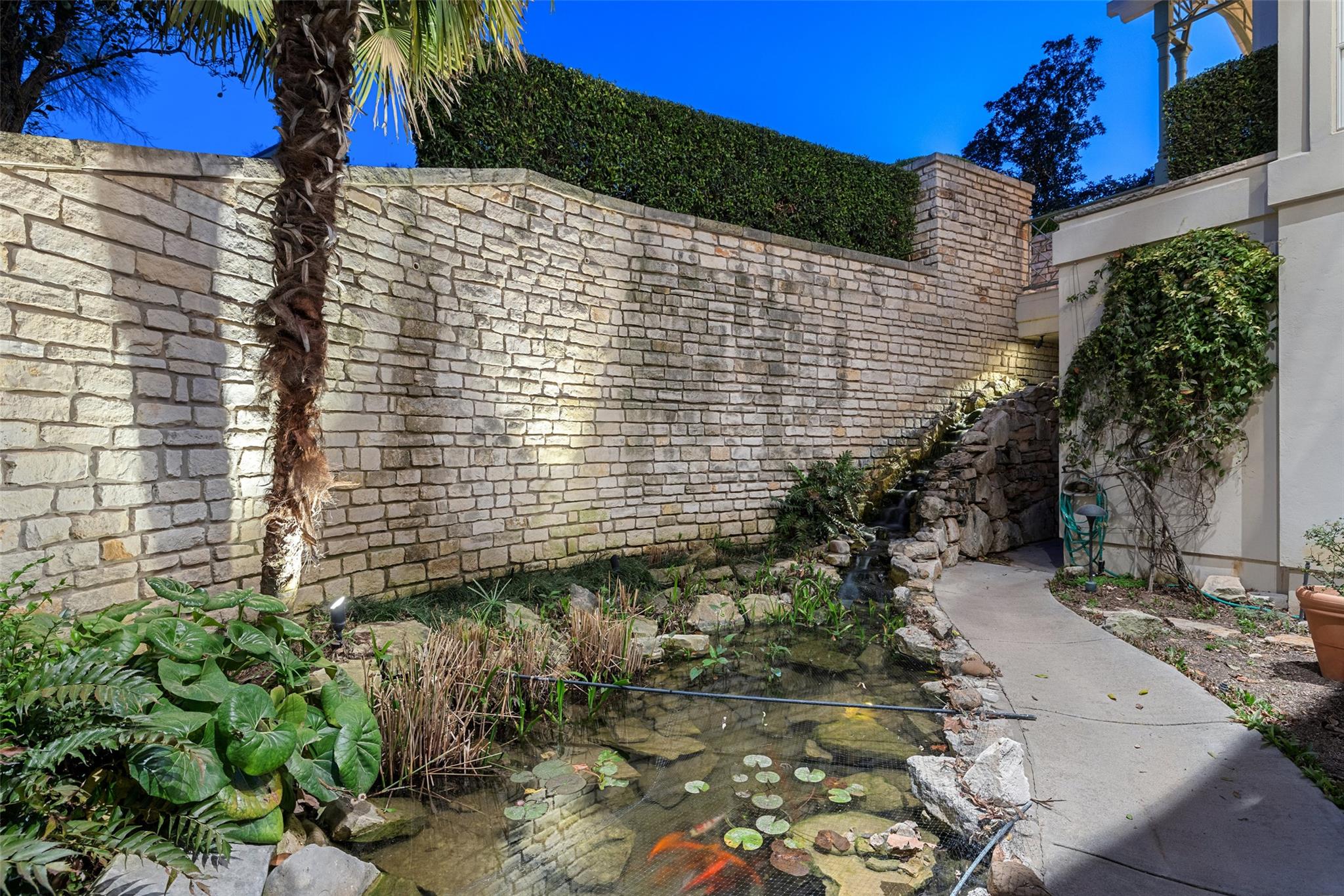 715 Cutlass, Lakeway, TX 78734