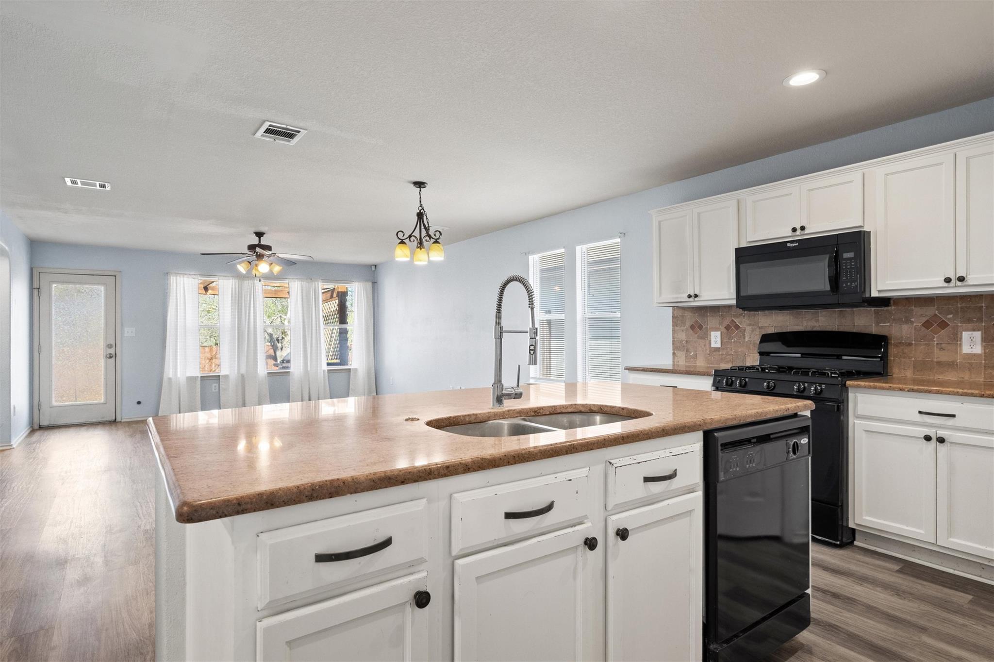 510 Red Tails Dr NE, Austin, TX 78725