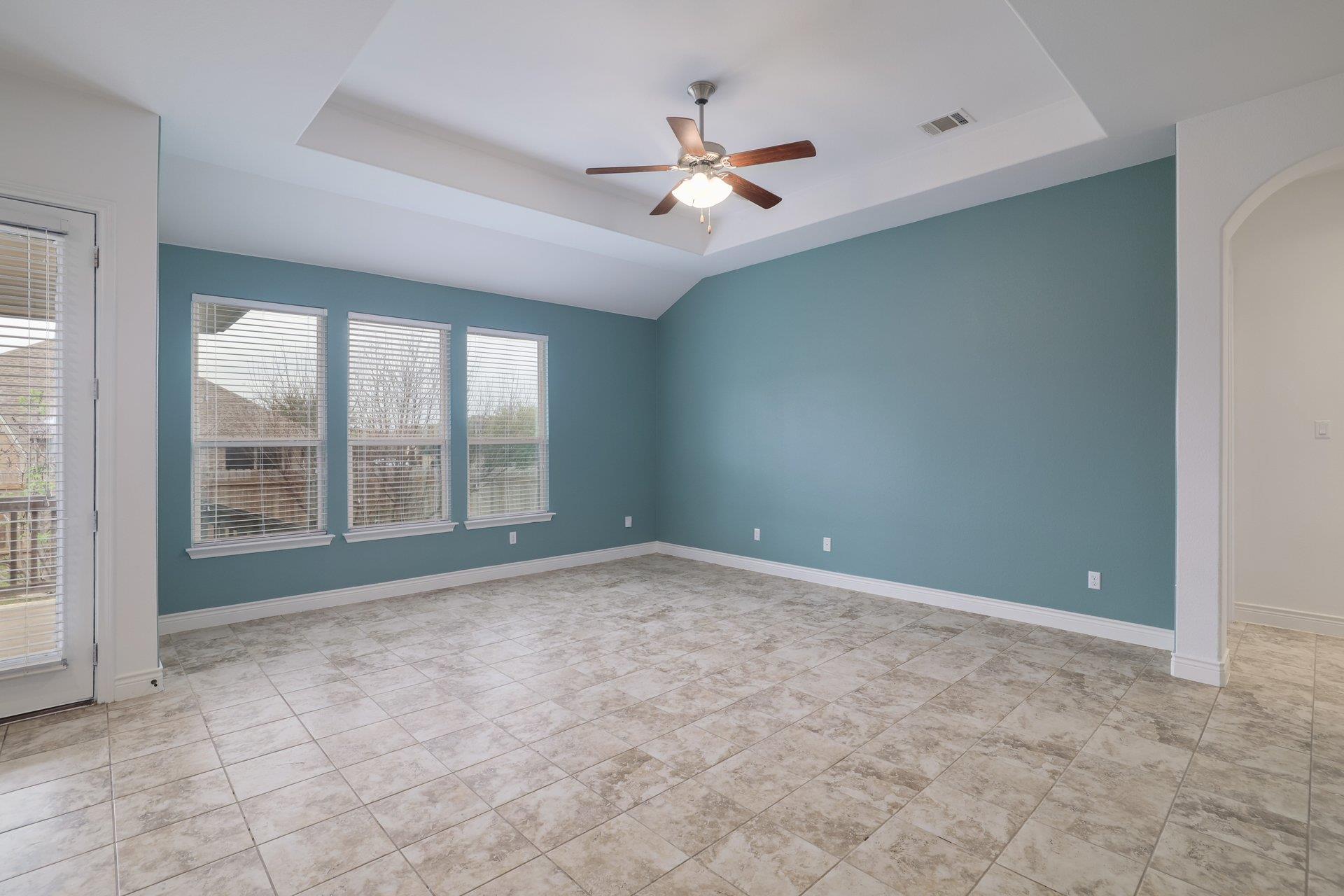 100 Kirkhill Cv, Hutto, TX 78634