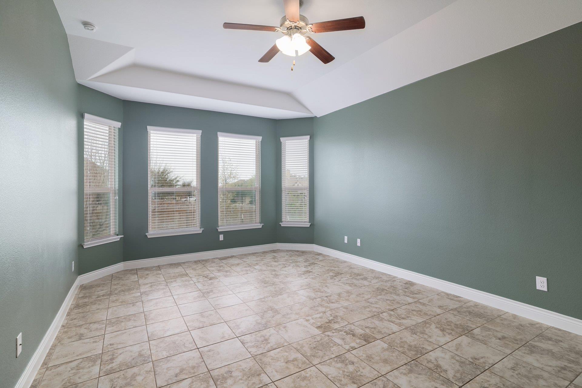 100 Kirkhill Cv, Hutto, TX 78634