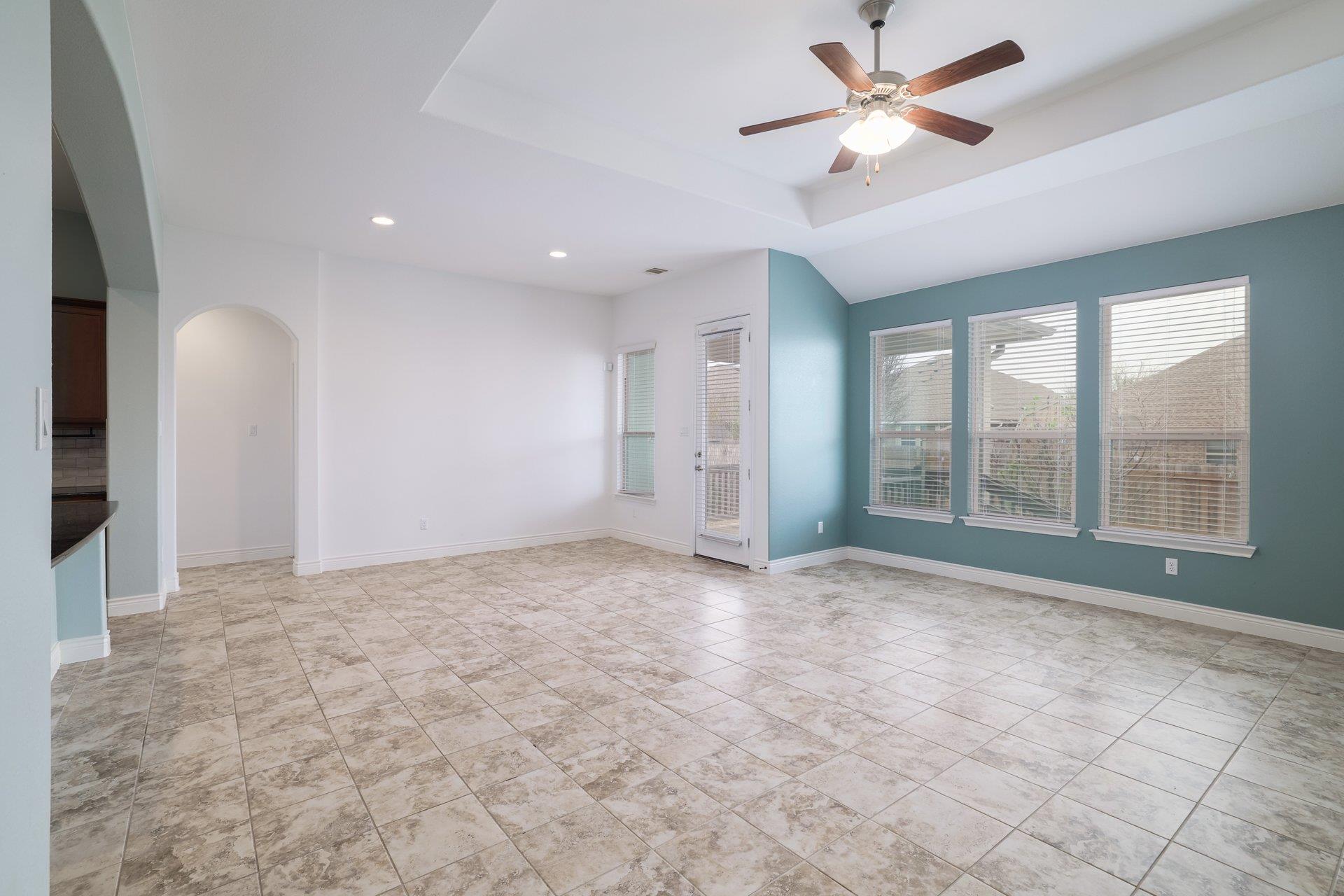 100 Kirkhill Cv, Hutto, TX 78634