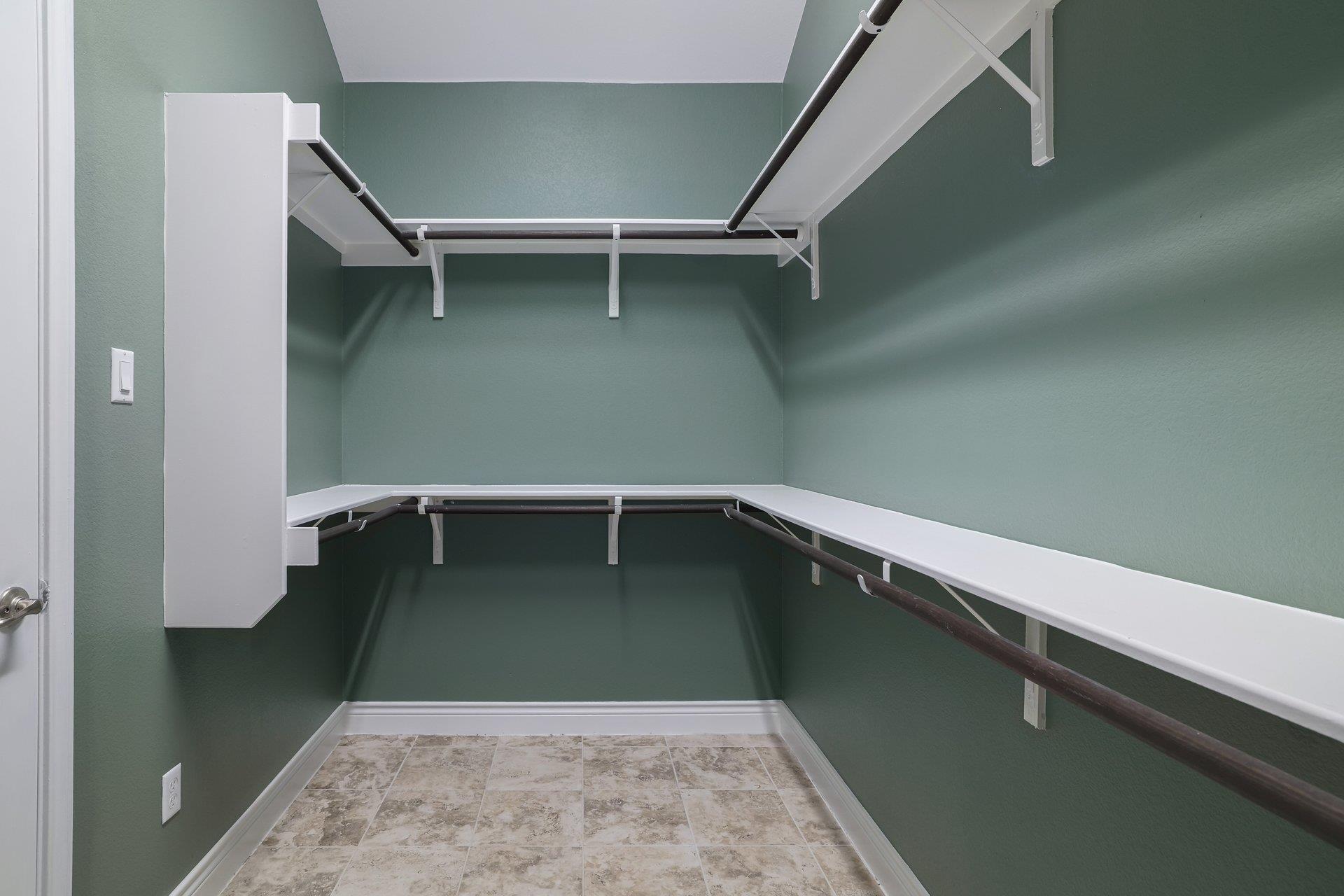 100 Kirkhill Cv, Hutto, TX 78634