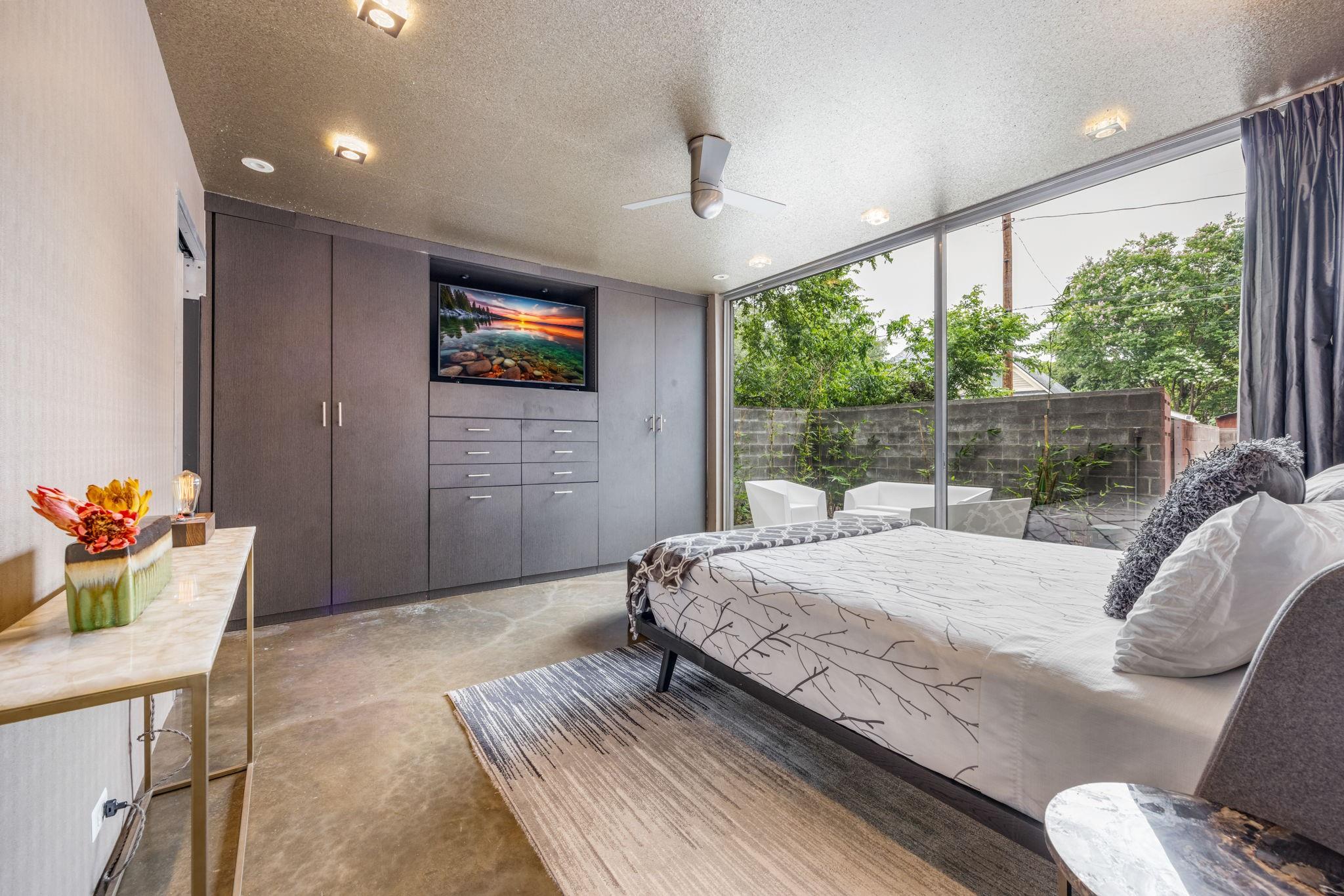 704 W Live Oak St, Austin, TX 78704