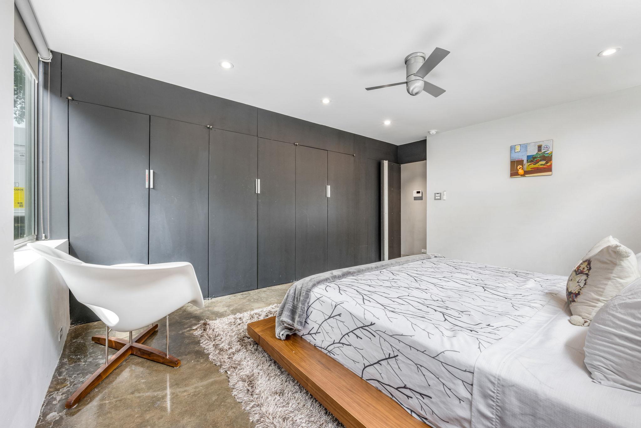 704 W Live Oak St, Austin, TX 78704