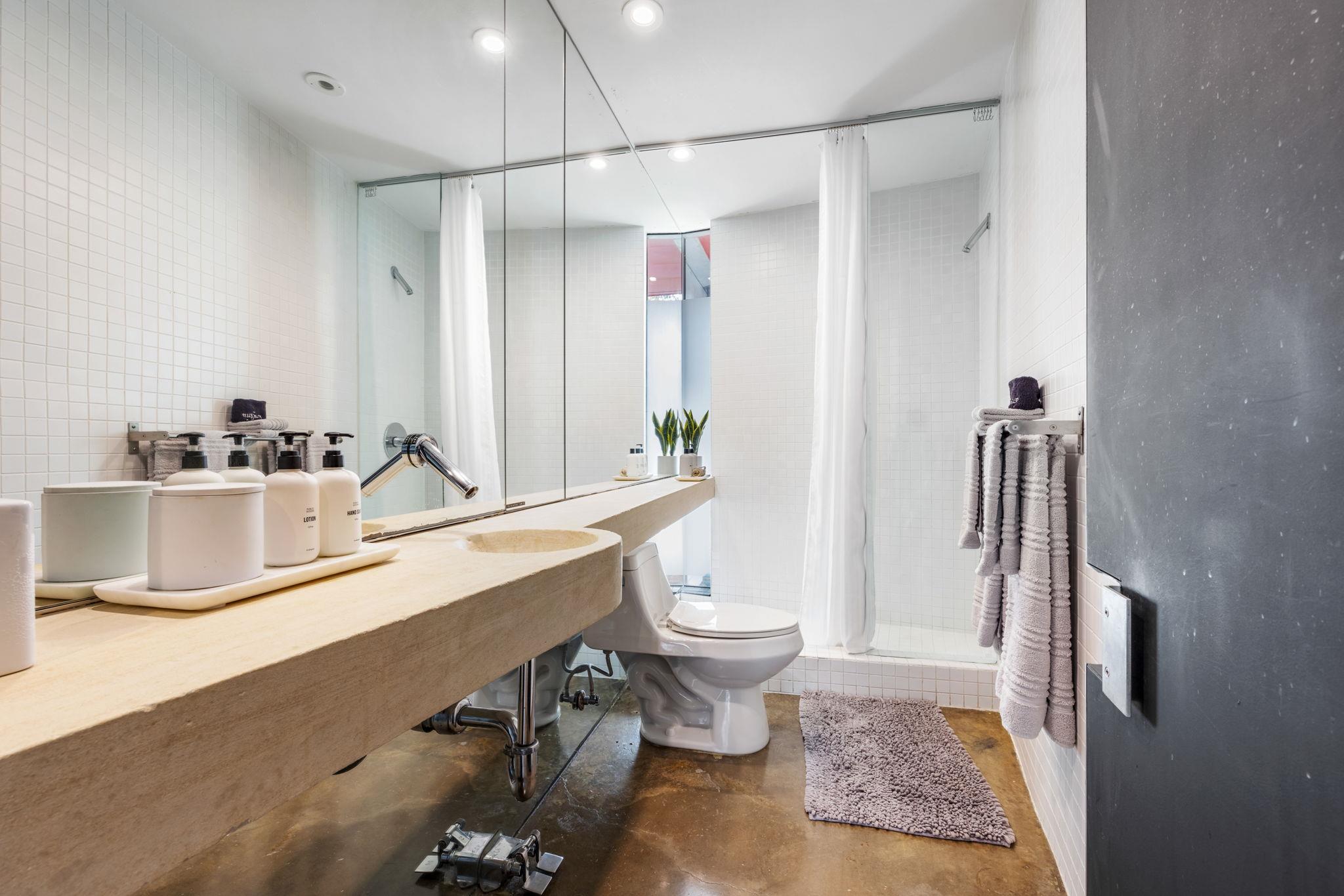 704 W Live Oak St, Austin, TX 78704