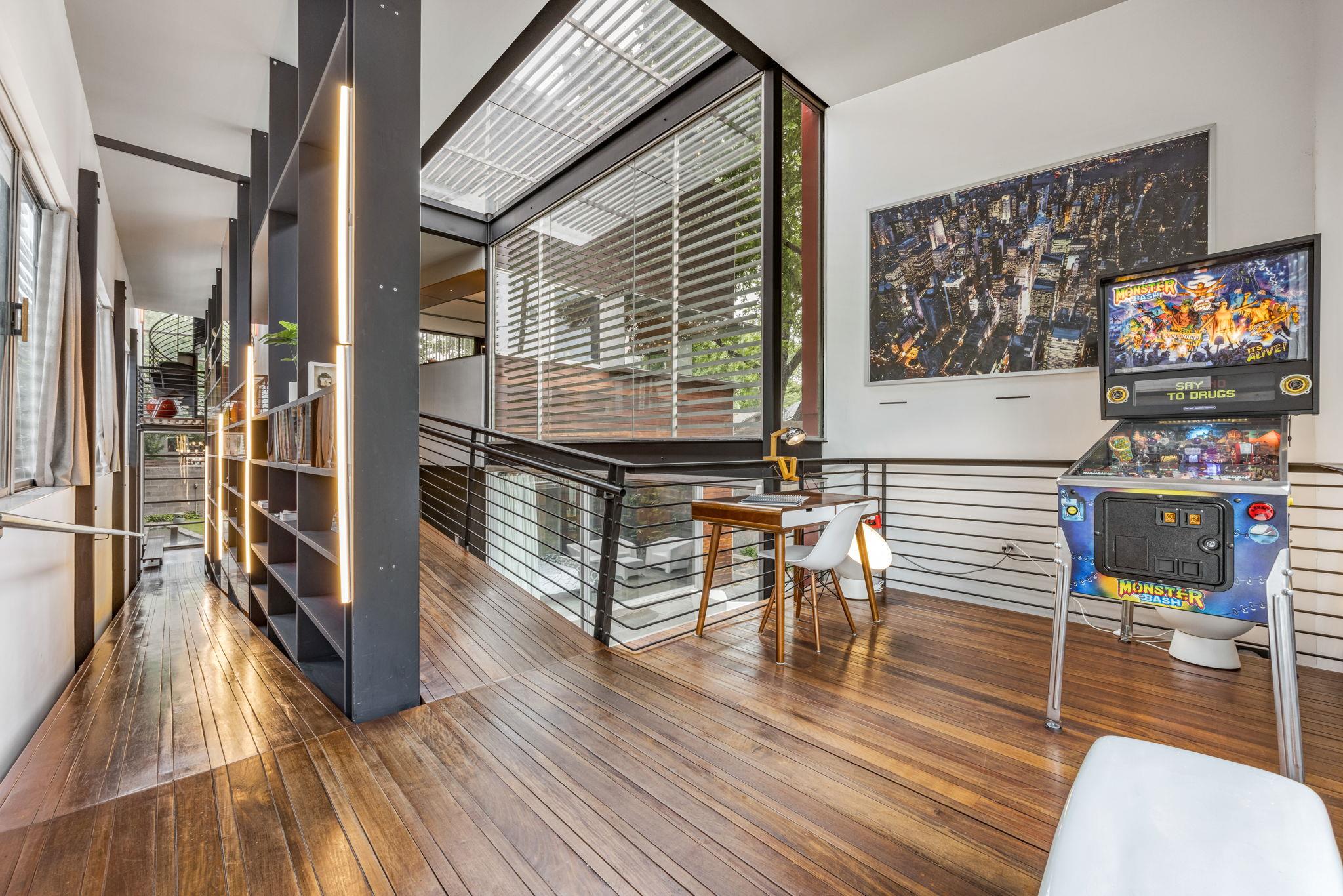 704 W Live Oak St, Austin, TX 78704