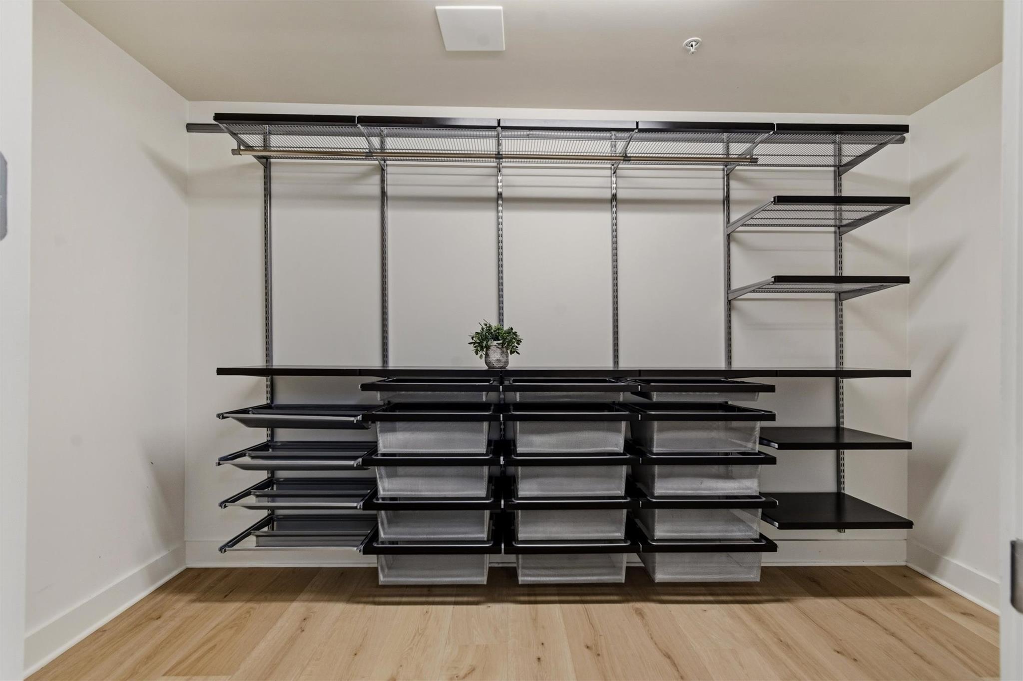 210 Lee Barton Dr # 517, Austin, TX 78704