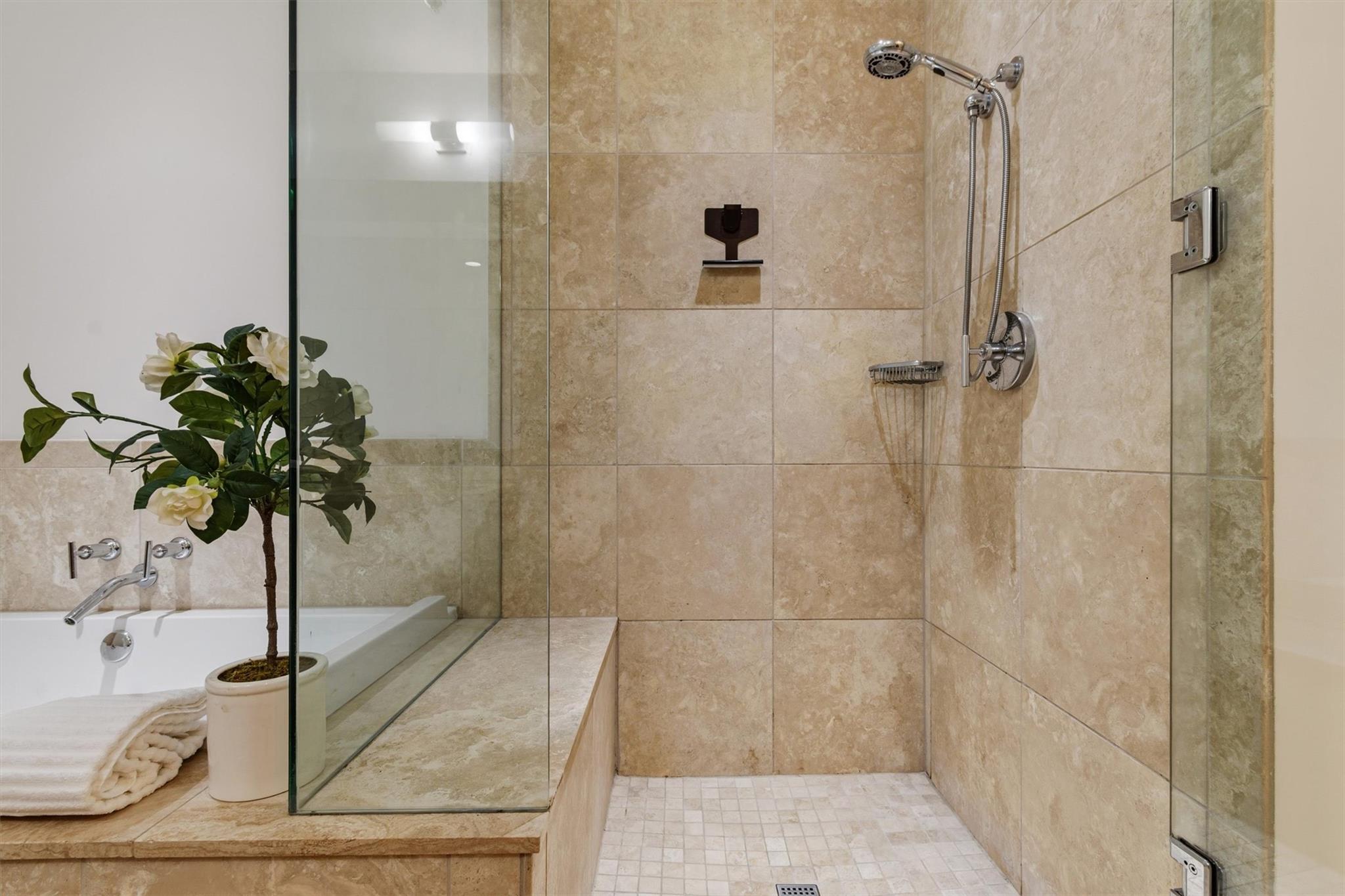 210 Lee Barton Dr # 517, Austin, TX 78704