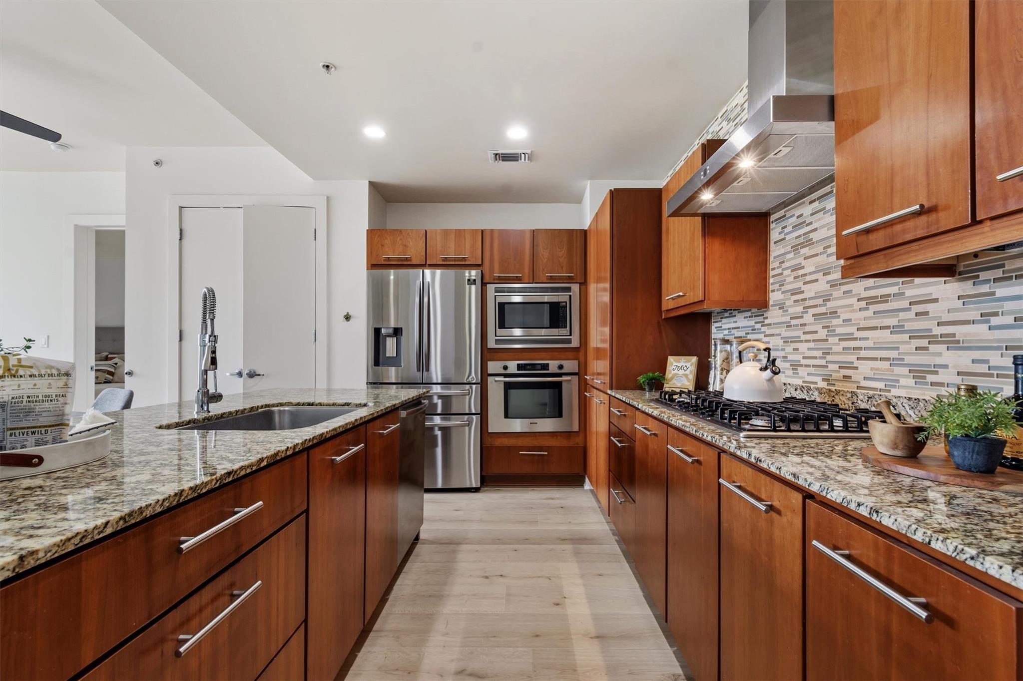 210 Lee Barton Dr # 517, Austin, TX 78704