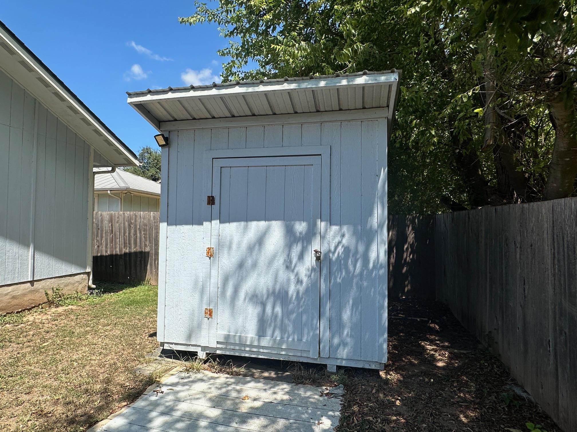 6401 Sandshof Dr, Austin, TX 78724