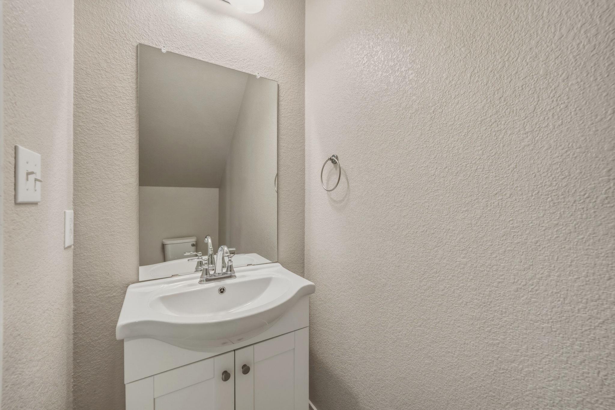 197 Eves Necklace Dr, Buda, TX 78610