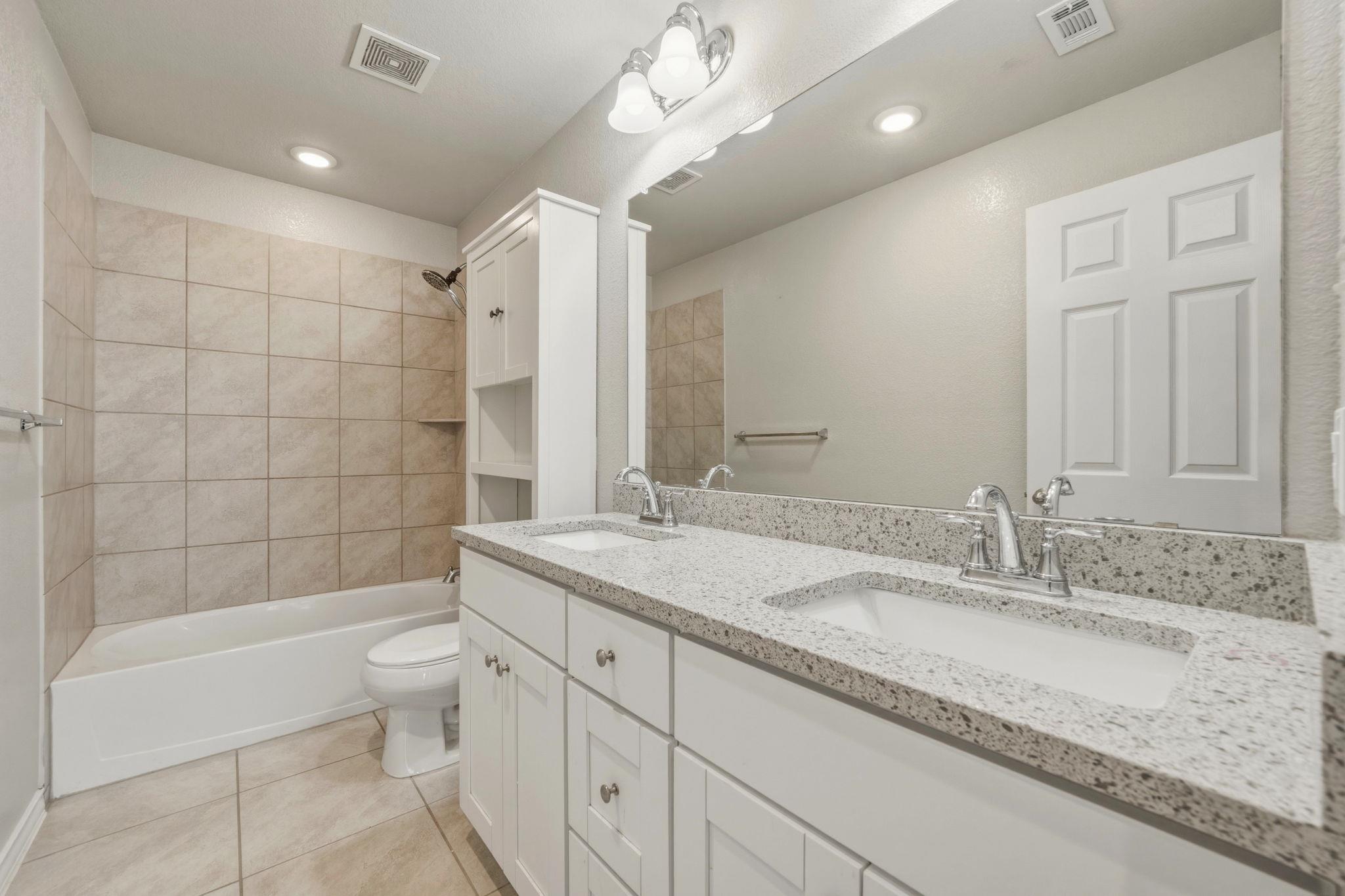 197 Eves Necklace Dr, Buda, TX 78610