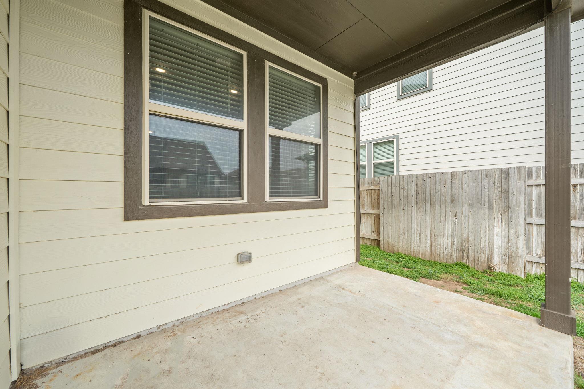 197 Eves Necklace Dr, Buda, TX 78610