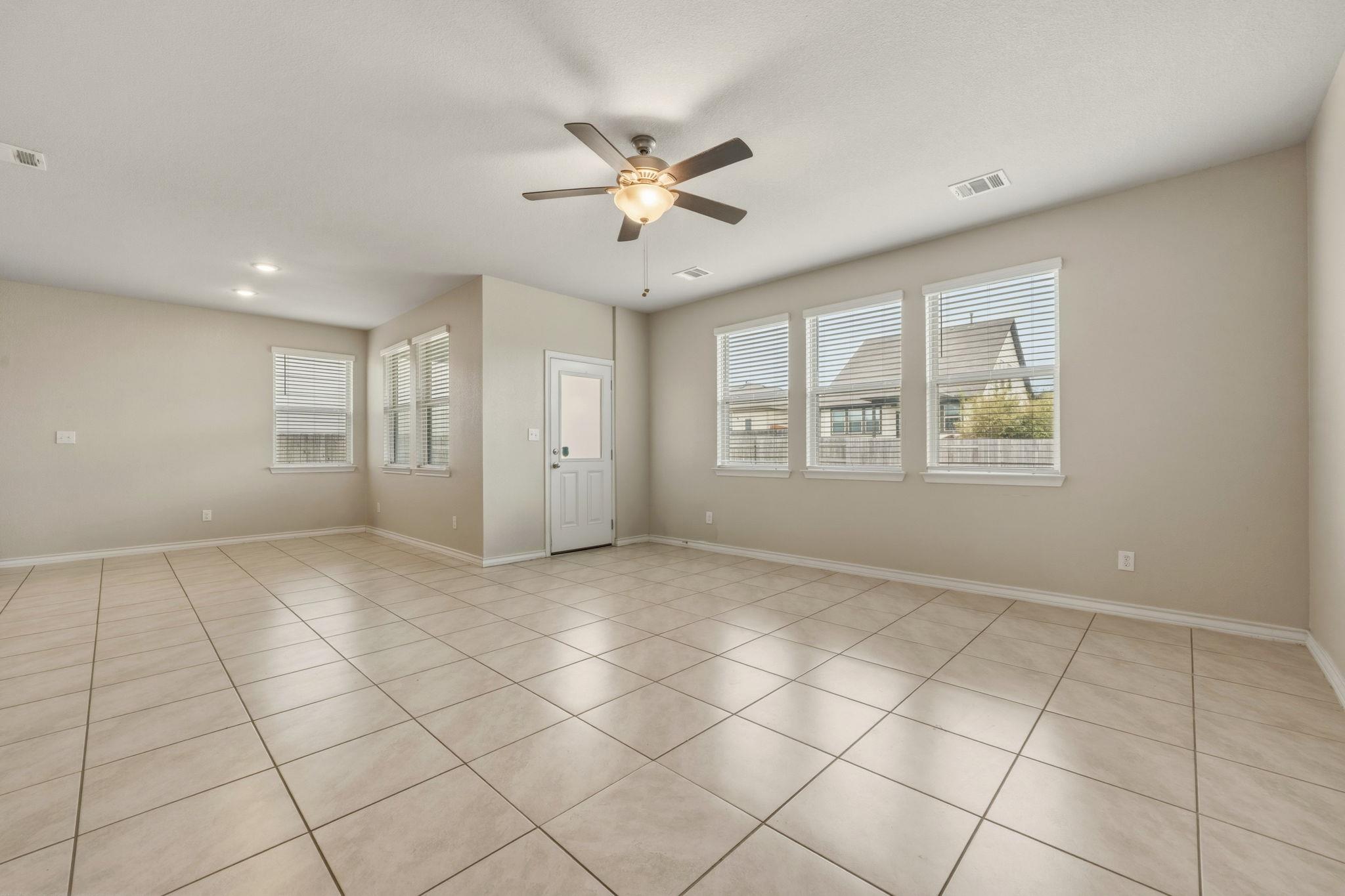 197 Eves Necklace Dr, Buda, TX 78610