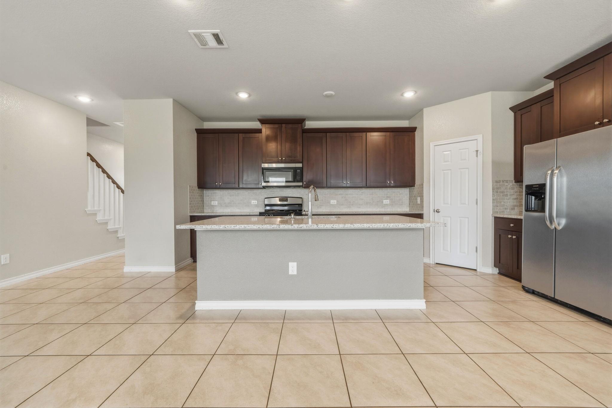 197 Eves Necklace Dr, Buda, TX 78610