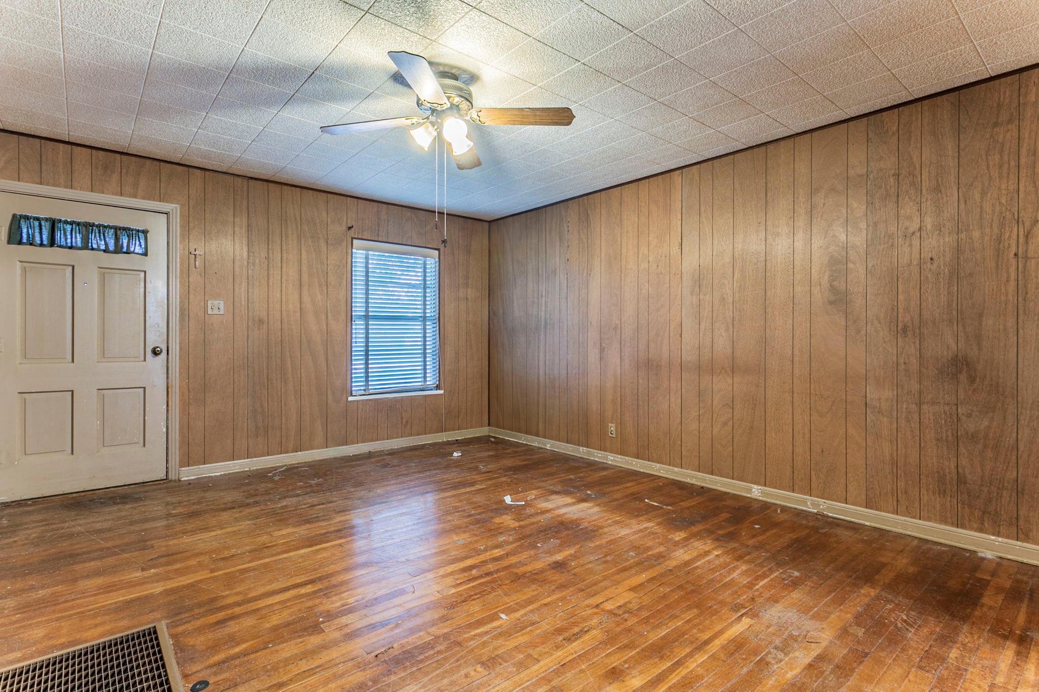 1217 S 41st St, Temple, TX 76504