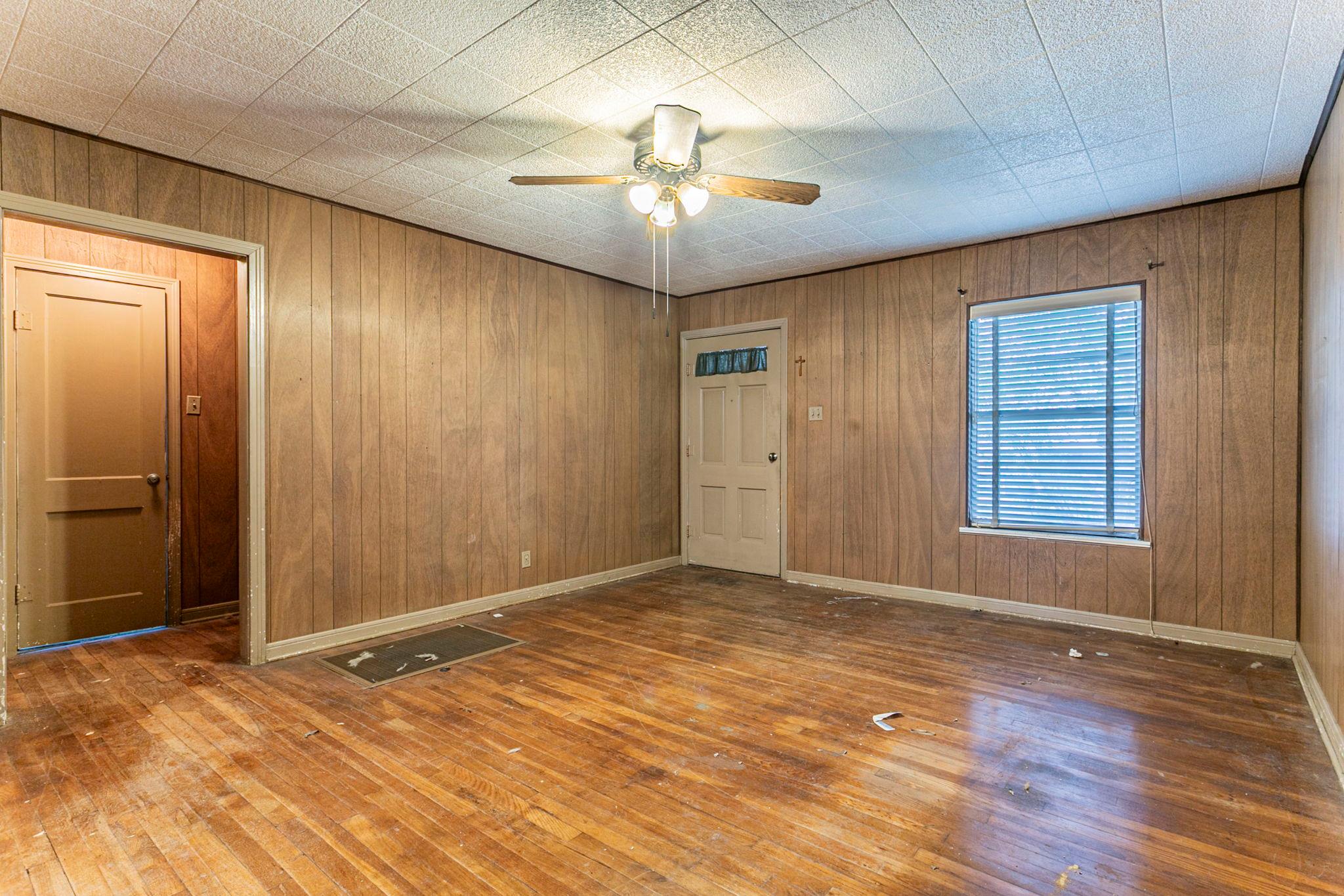 1217 S 41st St, Temple, TX 76504