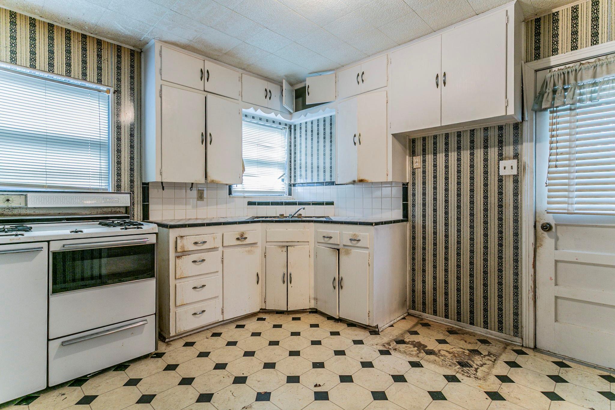 1217 S 41st St, Temple, TX 76504