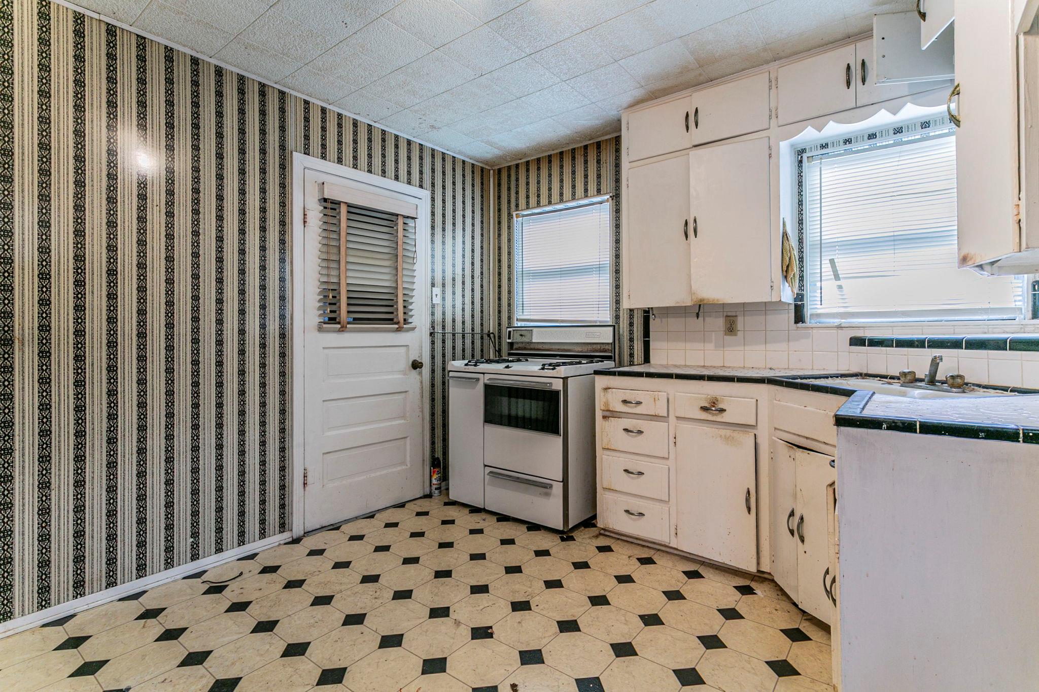 1217 S 41st St, Temple, TX 76504