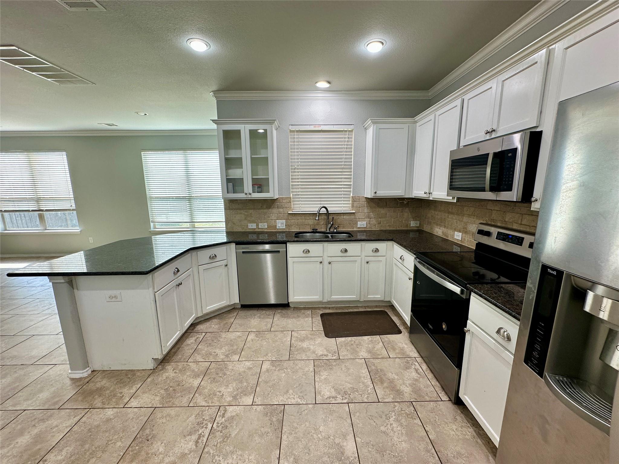 117 Chickadee Ln, Leander, TX 78641