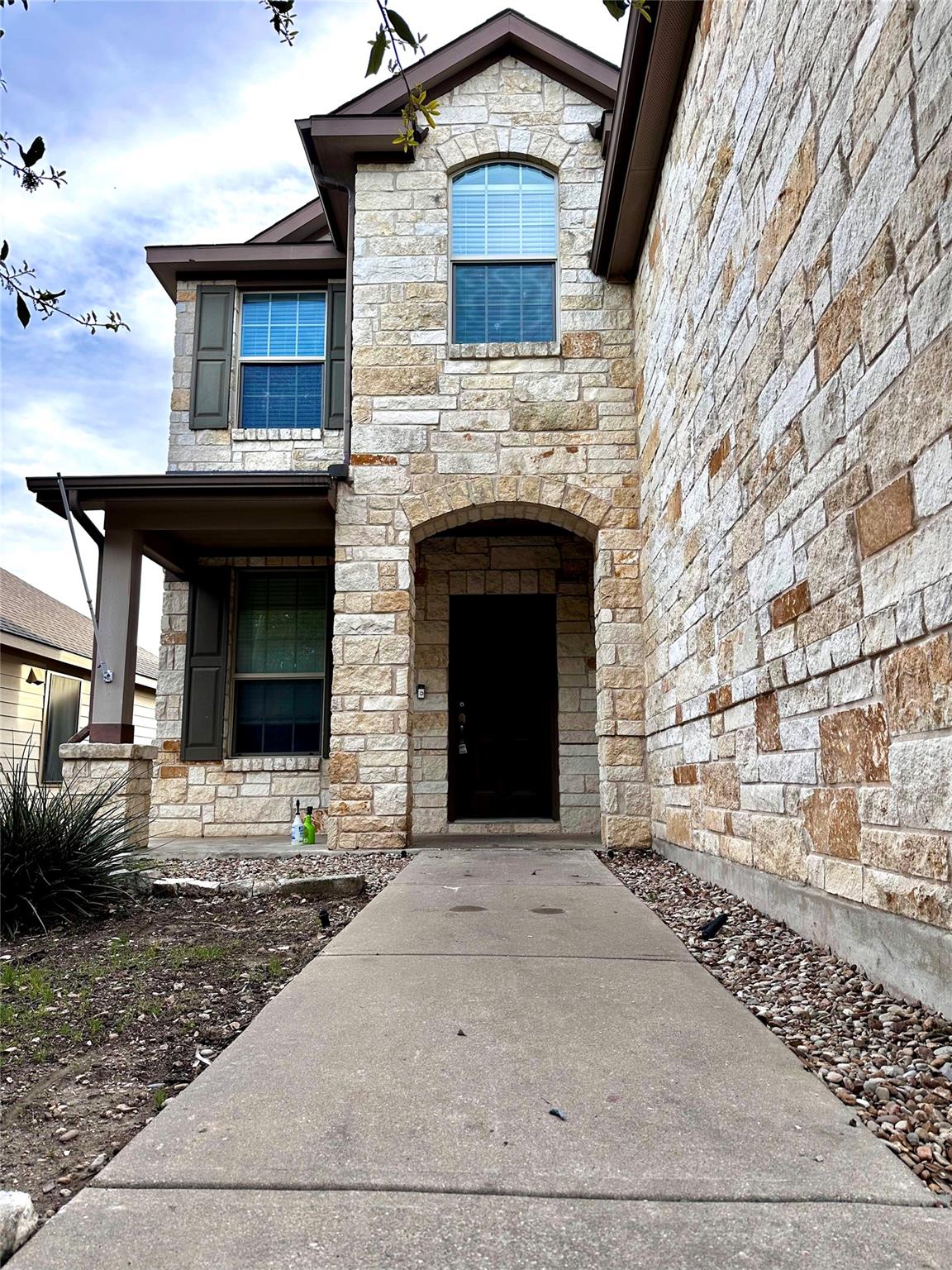 117 Chickadee Ln, Leander, TX 78641