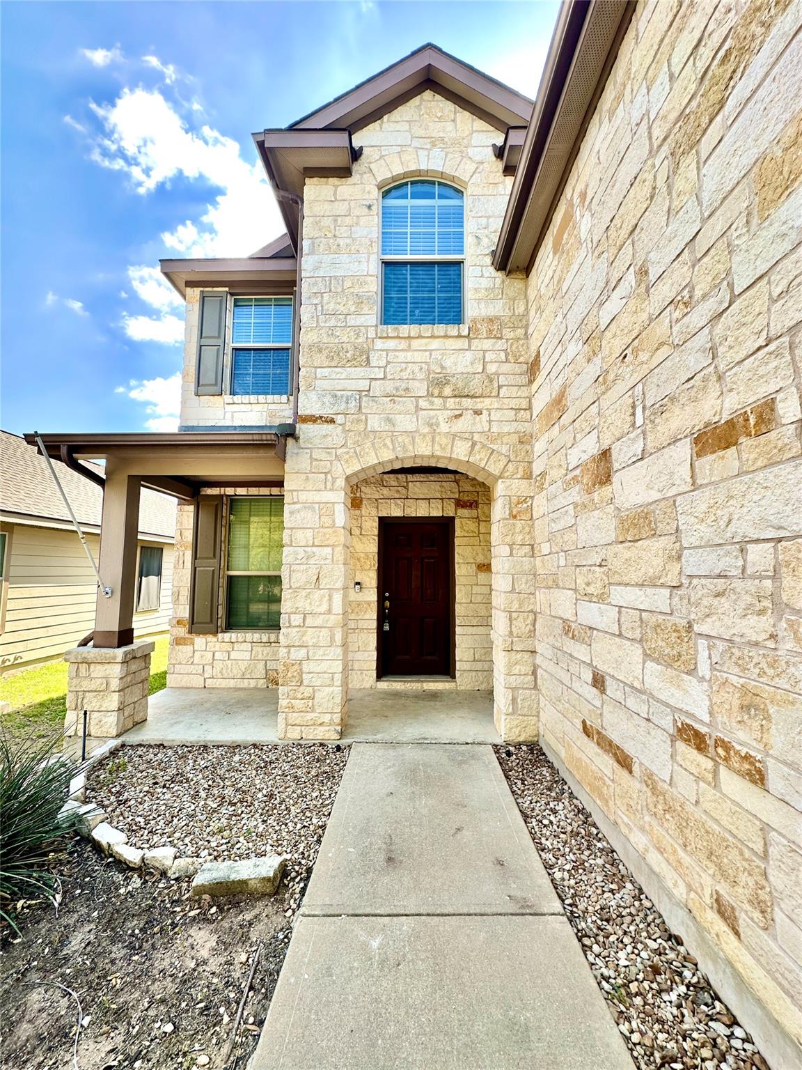 117 Chickadee Ln, Leander, TX 78641